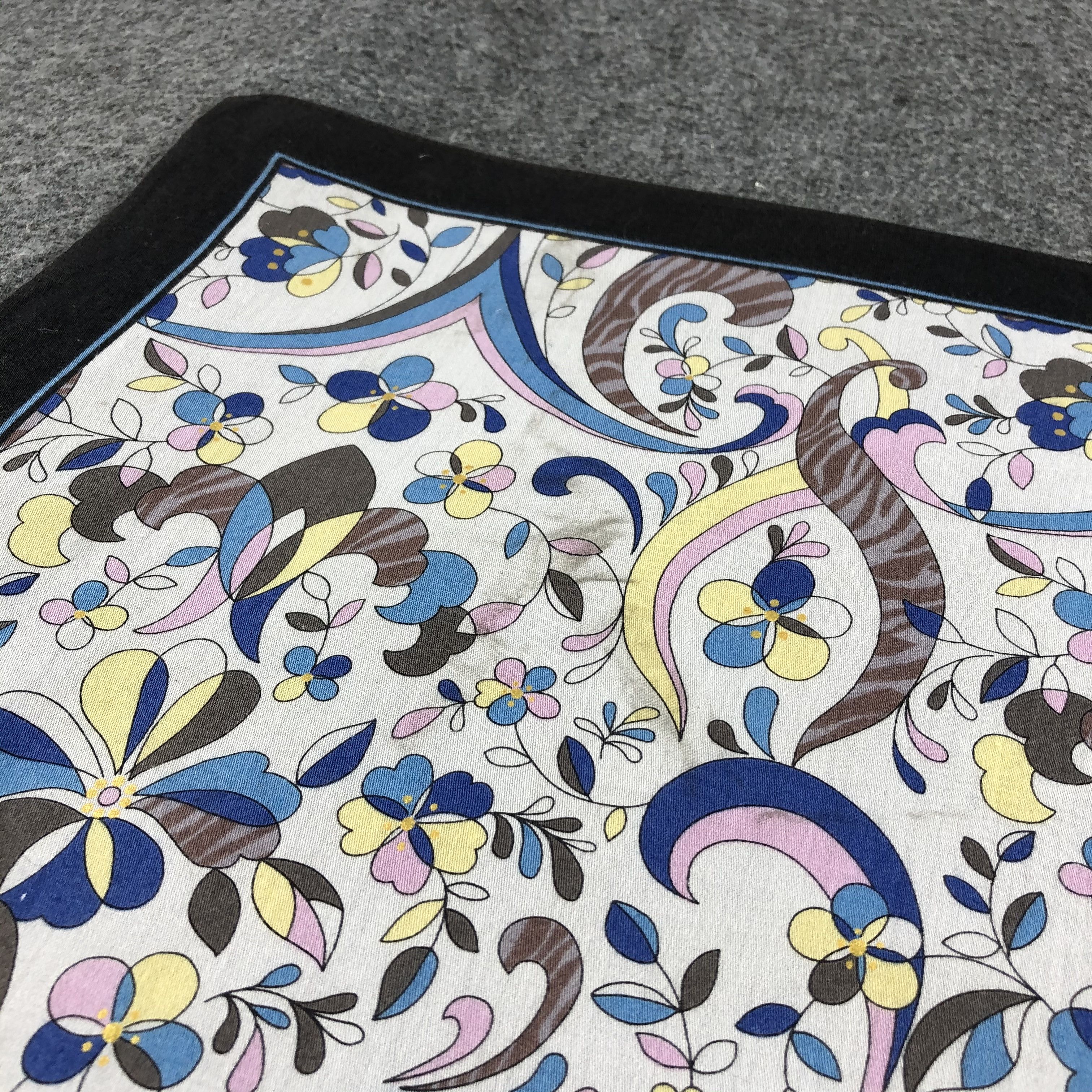 Vintage Marie Claire Handkerchief Neckerchief Bandana H1365 Size ONE SIZE - 5 Thumbnail
