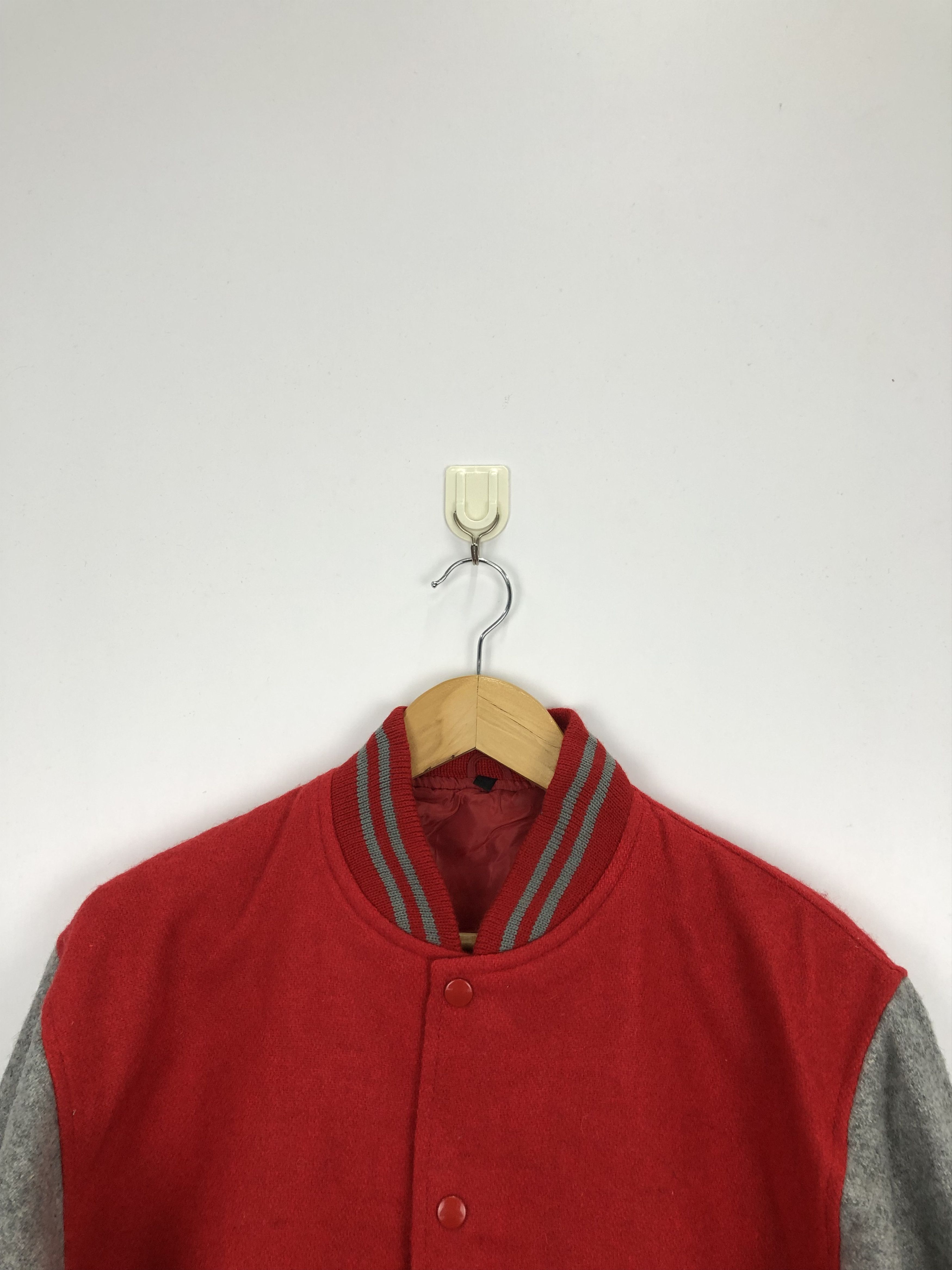 Japanese Brand Vintage Japanese Brand Wool Red Varsity Jacket V0331 Size US M / EU 48-50 / 2 - 3 Thumbnail