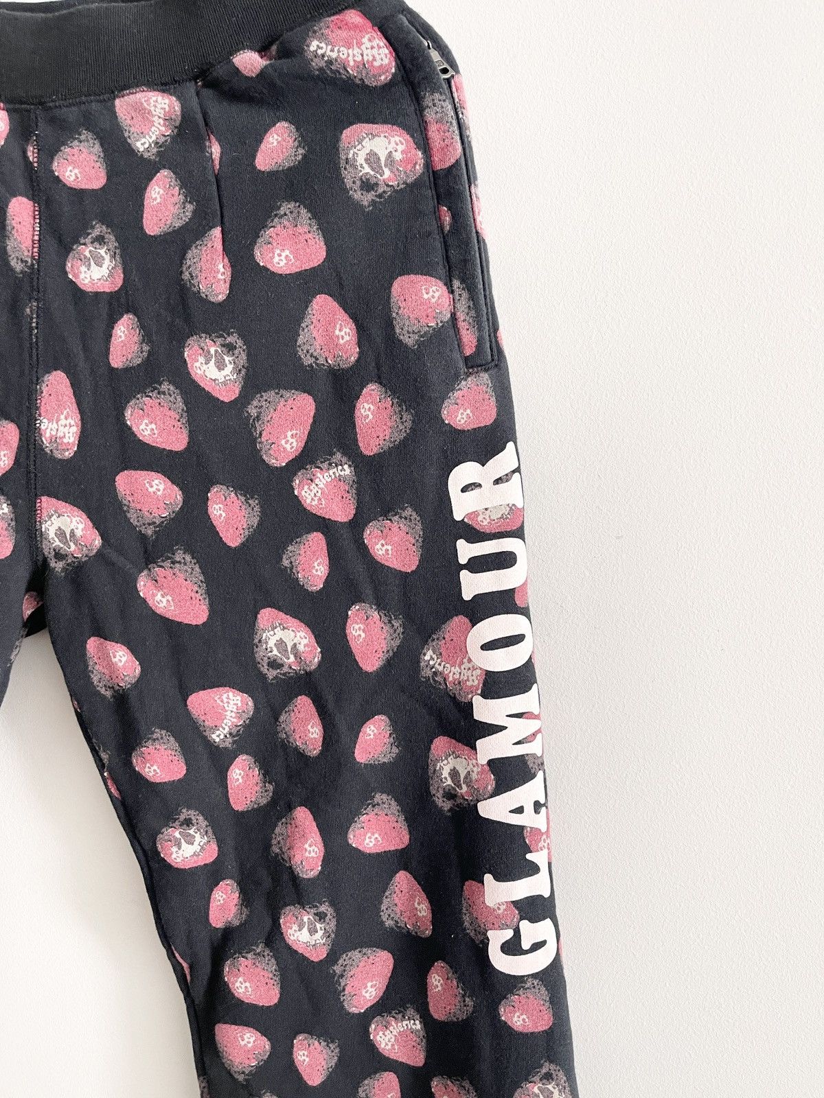 Hysteric Glamour STEAL! 2000s Hysteric Glamour Strawberry Skull Sweatpants Size US 30 / EU 46 - 3 Thumbnail