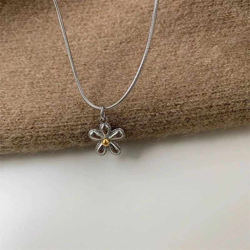 Other Fashion Sweet Cool Flower Pendant Necklaces Size ONE SIZE - 7 Thumbnail
