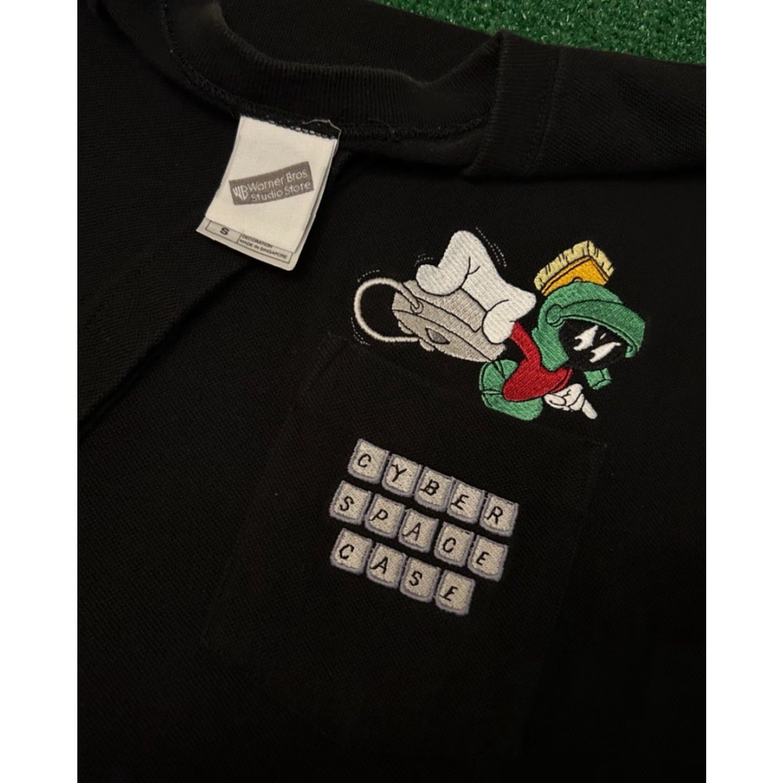 Vintage VINTAGE Marvin The Martian Embroidered Pocket Tee Shirt 90s Looney Tunes Men S Black Small Short Sleeve Tee Shirt Size US S / EU 44-46 / 1 - 3 Thumbnail