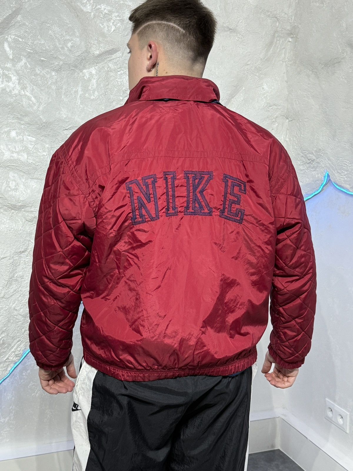 Nike Vintage 90s light puffer bomber jacket Nike big back logo Size US M / EU 48-50 / 2 - 2 Thumbnail