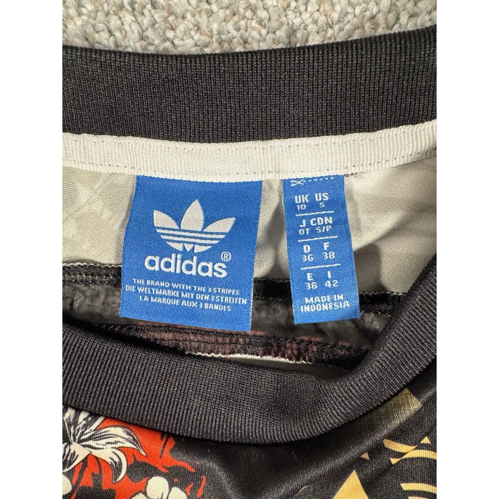 Adidas Adidas Originals Soccer Shirt Womens S Tropical Retro Edgy Size S / US 4 / IT 40 - 3 Thumbnail