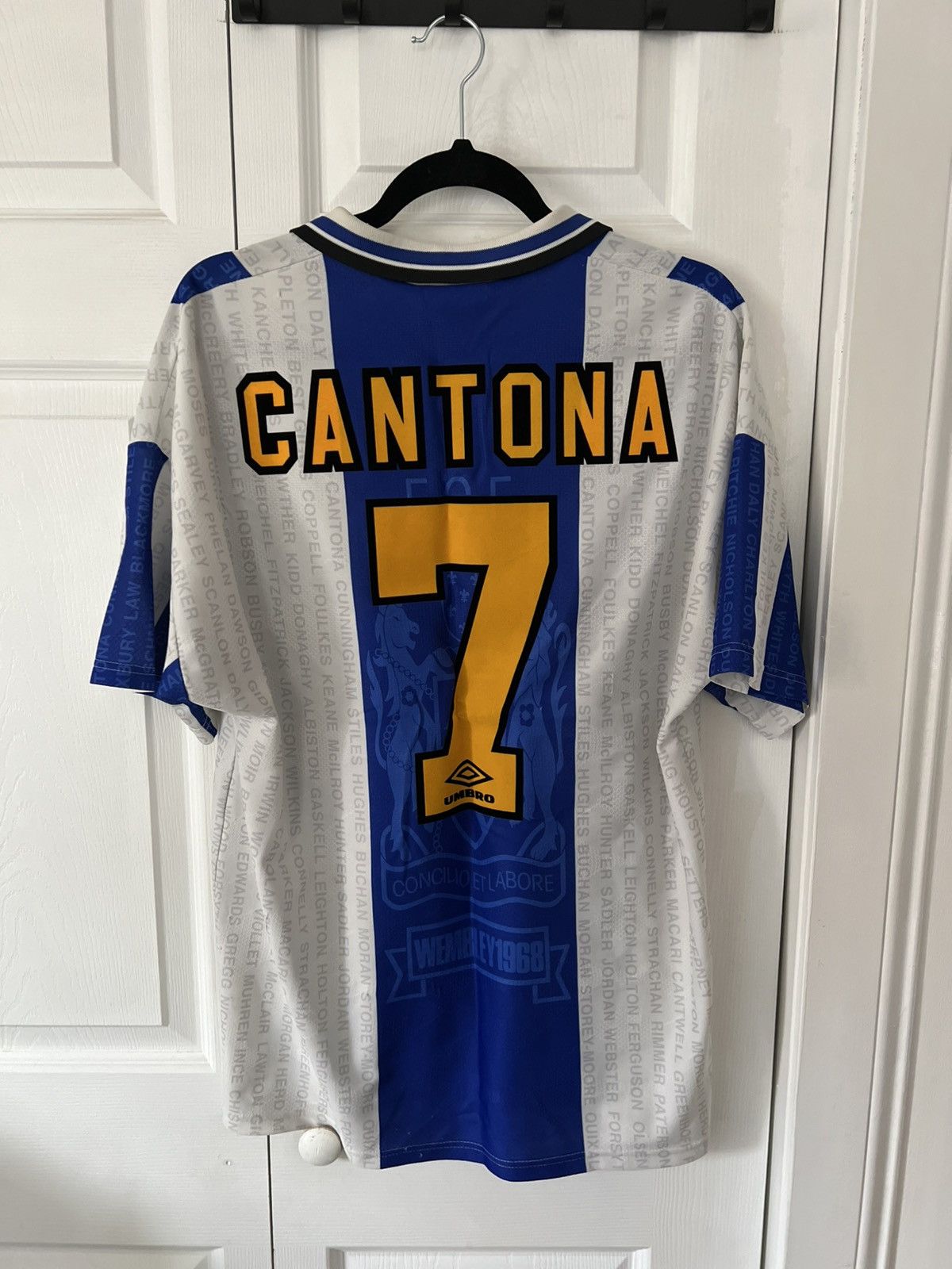 Umbro Vintage Manchester United Eric Cantona 1994 Third Kit Size US L / EU 52-54 / 3 - 1 Thumbnail