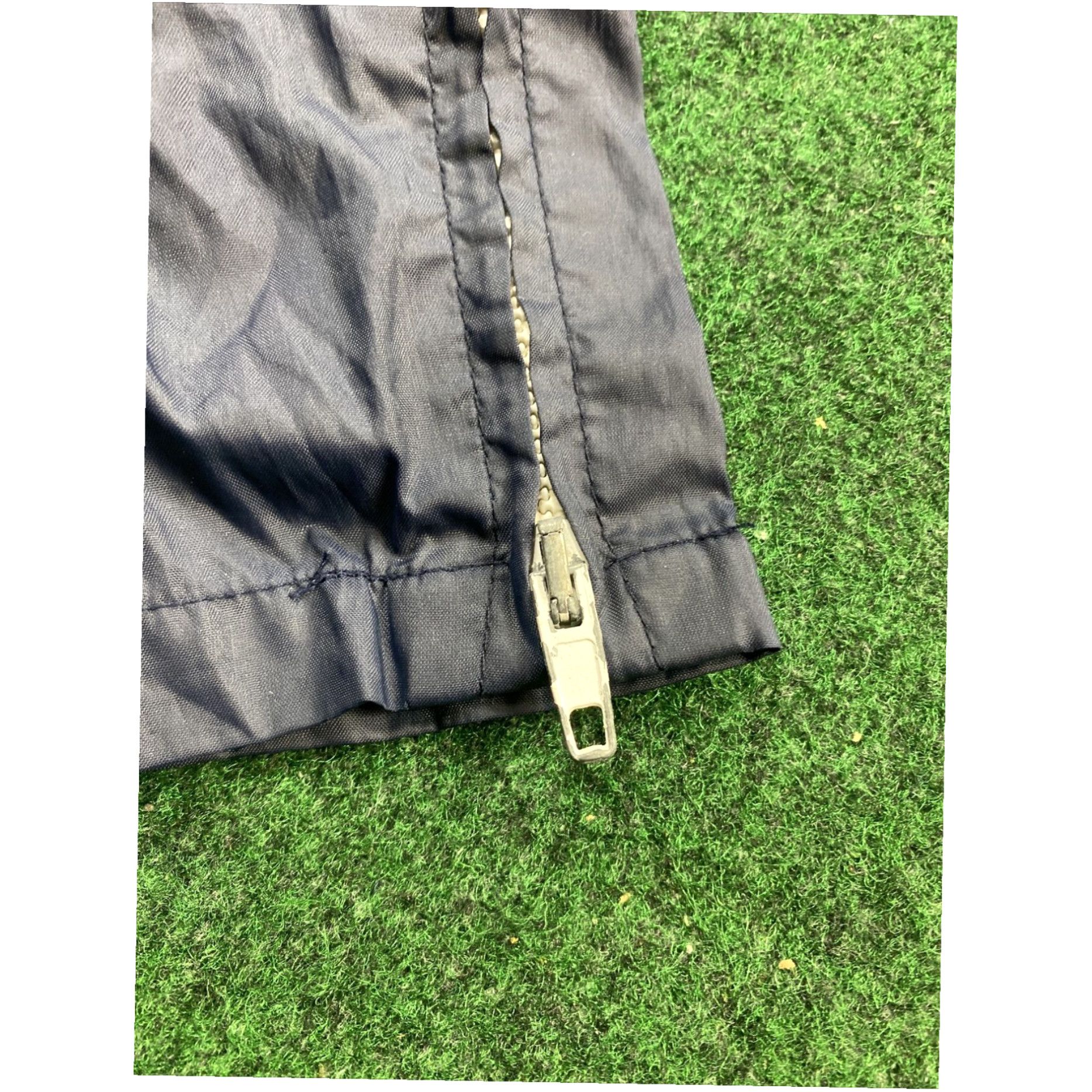 Nike Vintage Nike made in italy Mens large Blue Windbreaker Track Pants 90s RARE Size US 33 - 4 Thumbnail