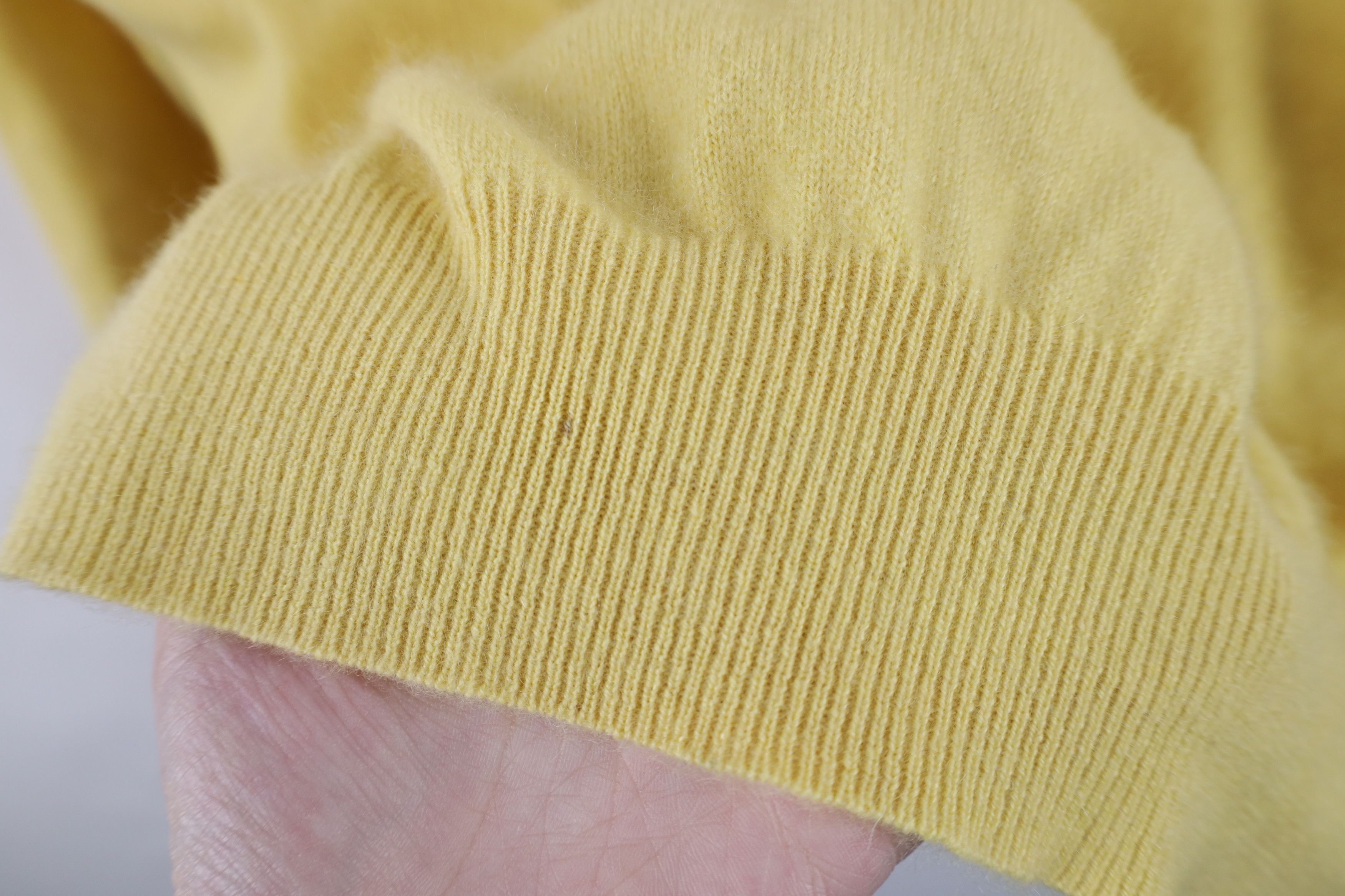 Vintage Vintage 90s Streetwear Cashmere Knit V-Neck Sweater Yellow Size US M / EU 48-50 / 2 - 5 Thumbnail