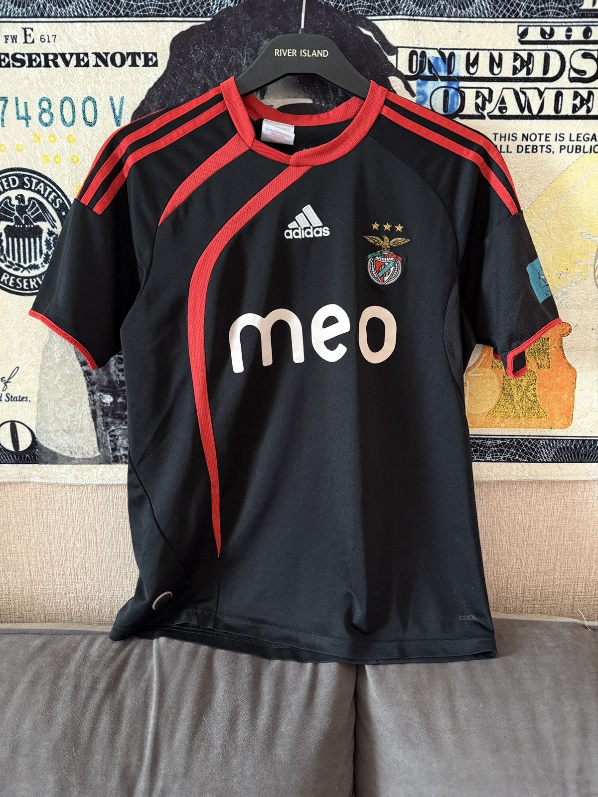 Adidas SL Benfica Adidas Away Shirt 09/10 Diogo #7 Soccer Jersey Size US S / EU 44-46 / 1 - 1 Thumbnail