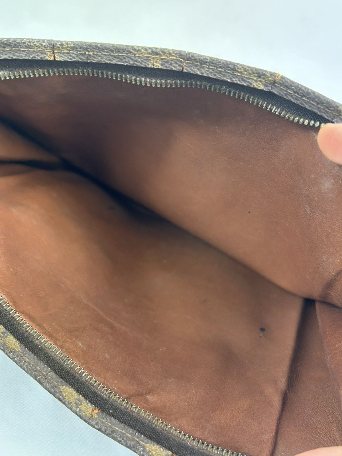 Louis Vuitton Louis Vuitton Monogram Clutch Bag Size ONE SIZE - 4 Thumbnail