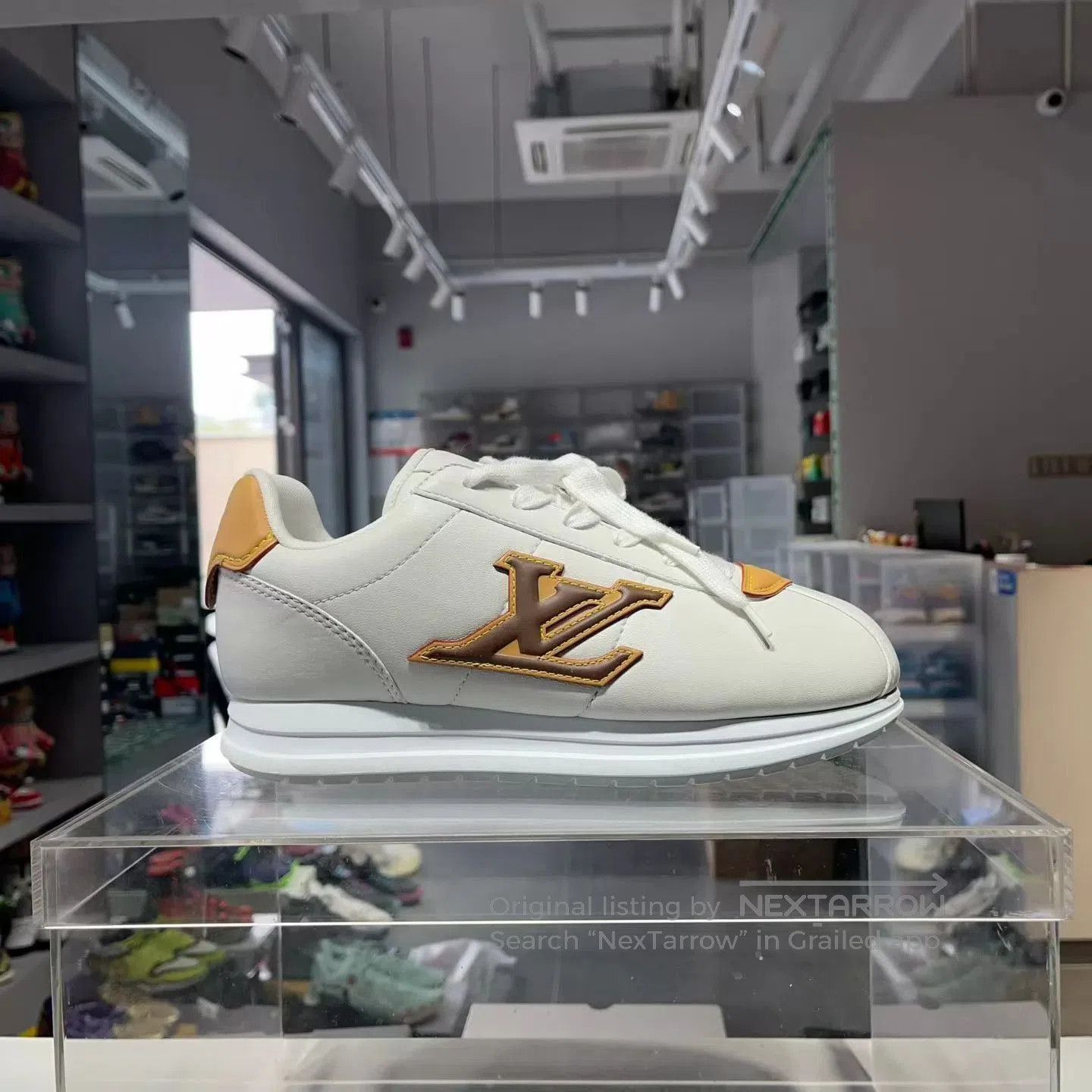 Louis Vuitton Beige Low-Top Sneakers Size 8. Size US 8 / EU 41 - 3 Thumbnail