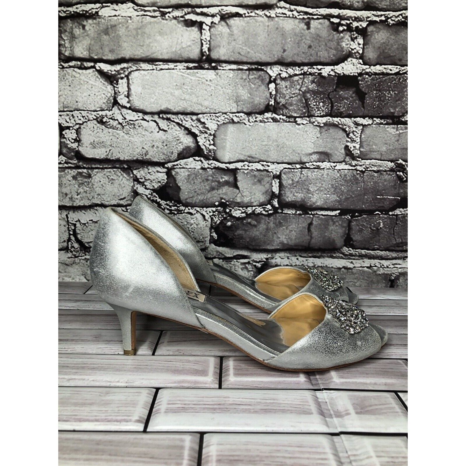 Badgley Mischka Badgley Mischka Metallic Silver Leather Rhinestone Heels Wom Size US 6.5 / IT 36.5 - 21 Thumbnail