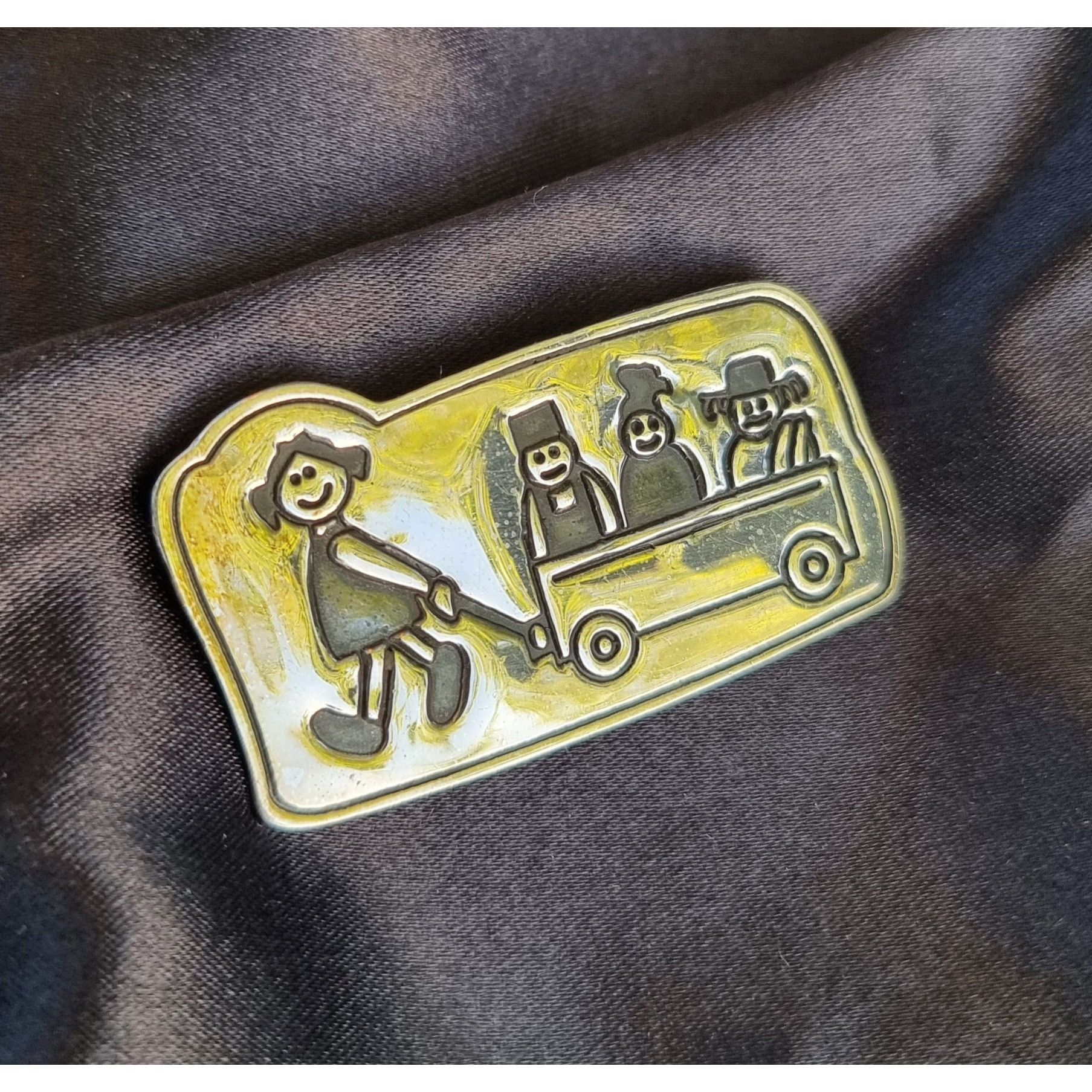 Vintage Vintage EFS Save the Children Signed Sterling Silver Brooch Size ONE SIZE - 1 Thumbnail