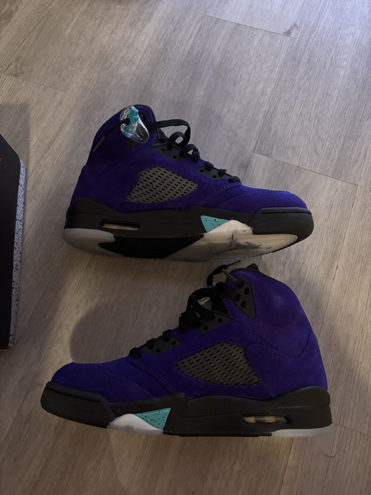 Jordan Brand Jordan 5 Alternate Grape 2020 Size US 9 / EU 42 - 2 Thumbnail