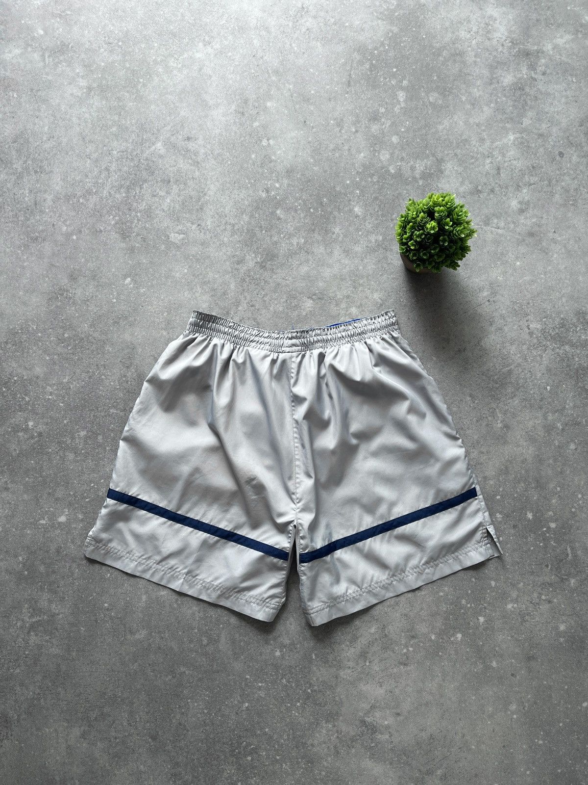 Nike Vintage Y2K Nike Sweat Shorts 90s USA Brand Size US 32 / EU 48 - 2 Thumbnail