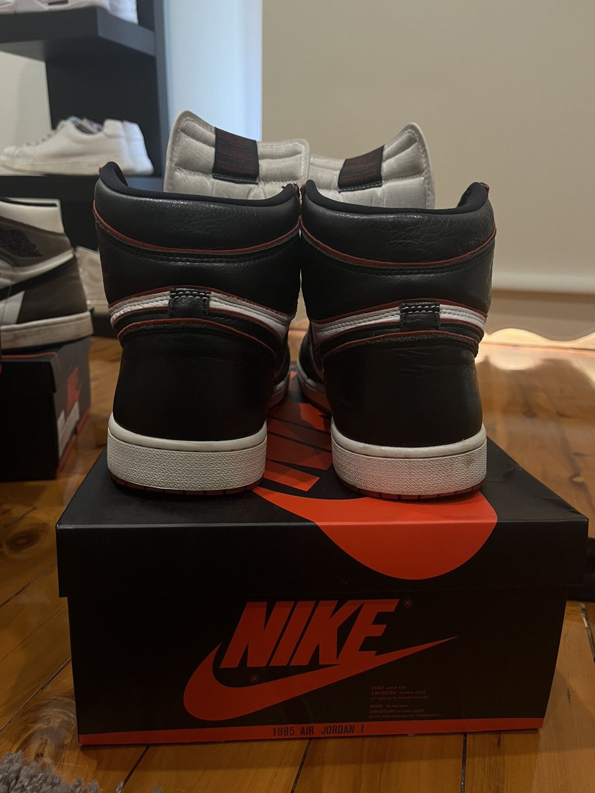 Jordan Brand Jordan 1 Retro High ‘Bloodline’ Size US 10 / EU 43 - 5 Thumbnail
