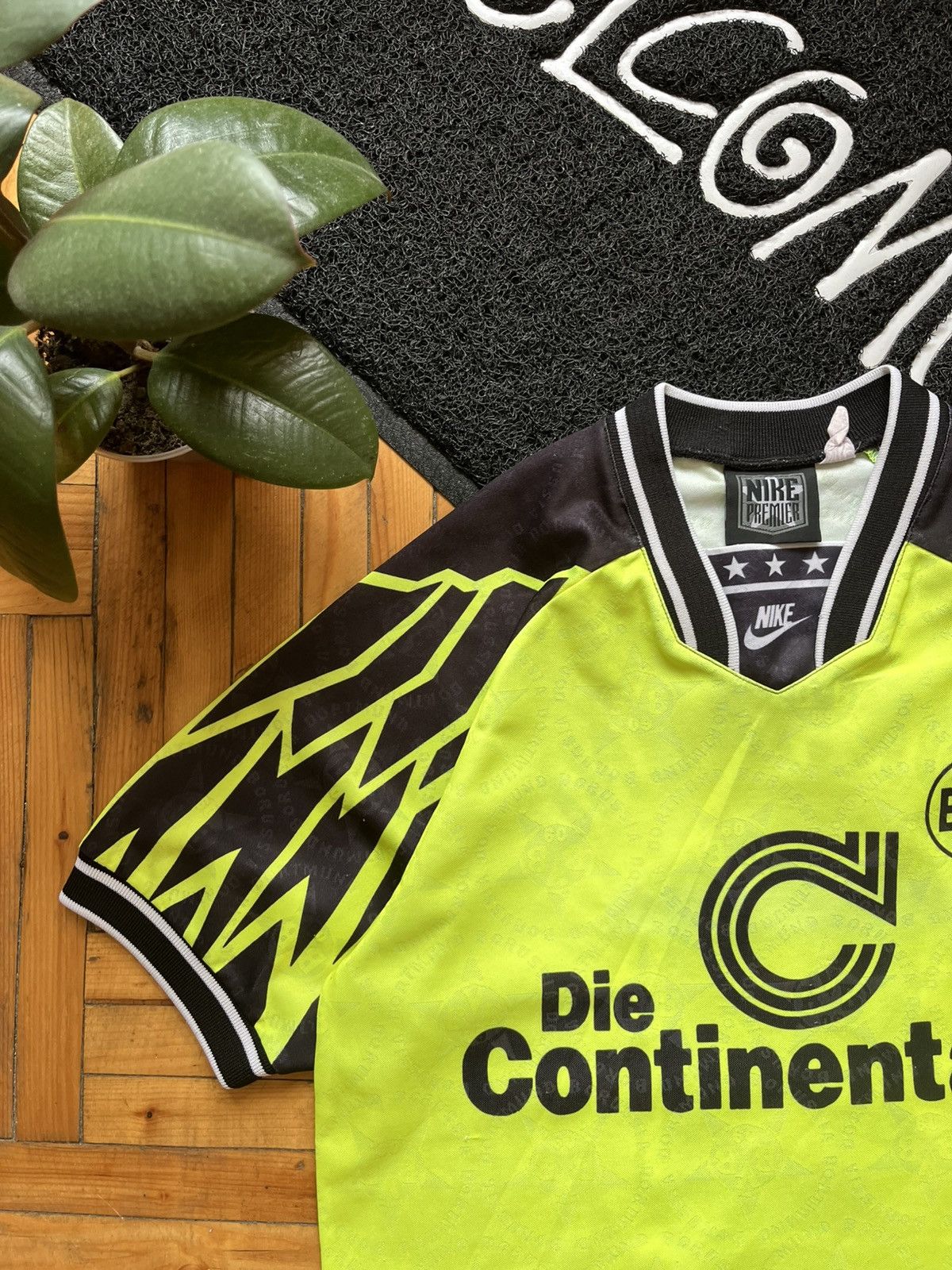 Nike Borussia Dortmund Home Football 1994 1995 Soccer Nike Jersey Size US S / EU 44-46 / 1 - 2 Thumbnail