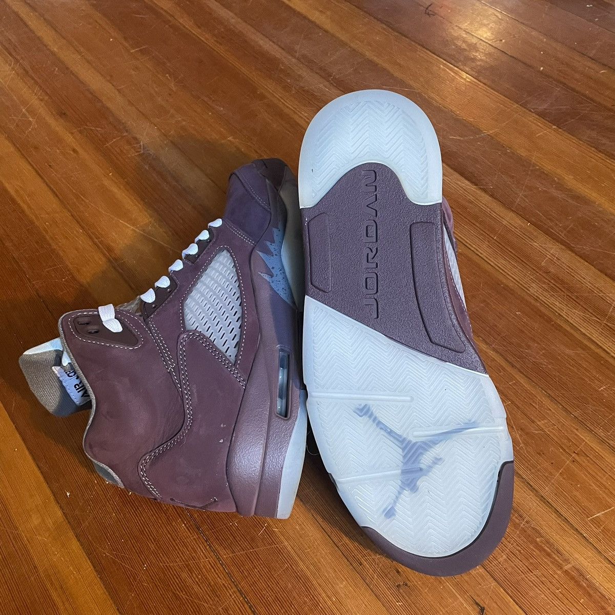 Jordan Brand Air Jordan 5 Retro SE 'Burgundy' (DZ4131-600) Size US 9.5 / EU 42-43 - 4 Thumbnail