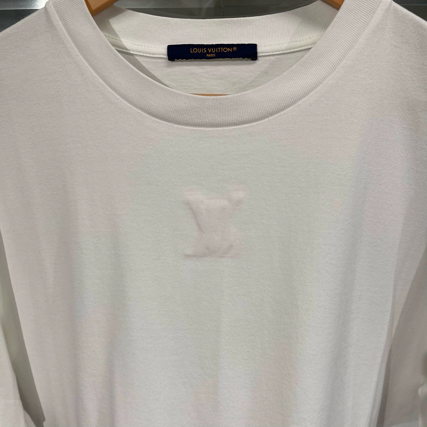 Louis Vuitton Louis Vuitton New Embossed SSTee M 99New #11086 Size US M / EU 48-50 / 2 - 4 Thumbnail