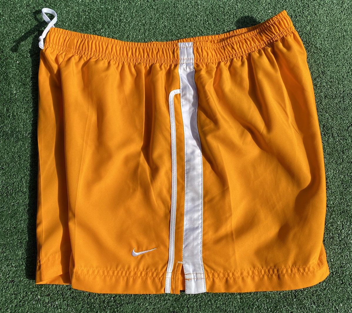 Nike Vintage Y2K Nike Swoosh Orange & White Athletic Shorts Size 30" / US 8 / IT 44 - 3 Thumbnail
