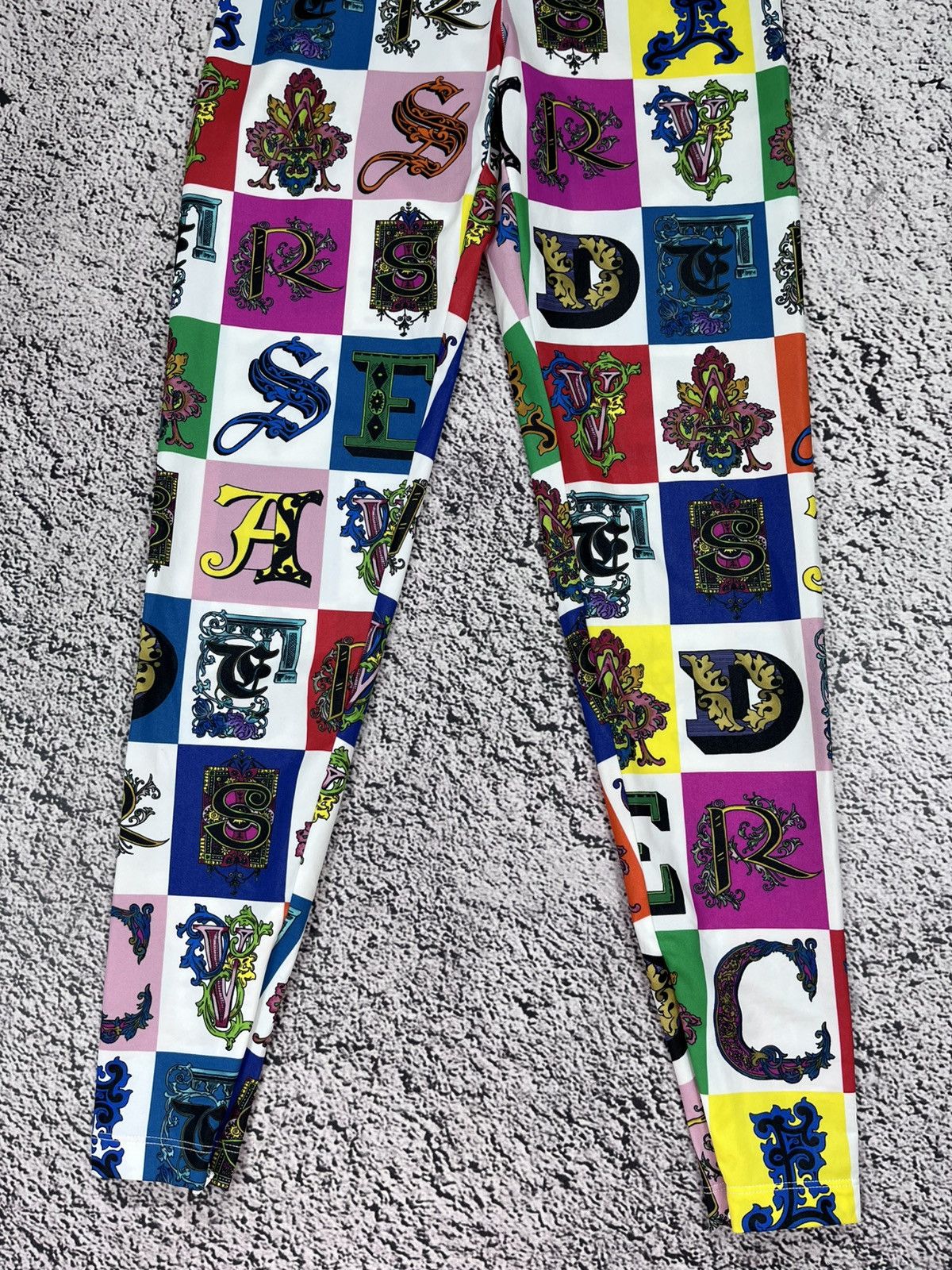 Versace Vintage Versace Logo AOP Monogrammed Leggings Pants size 42 Size 28" / US 6 / IT 42 - 4 Thumbnail