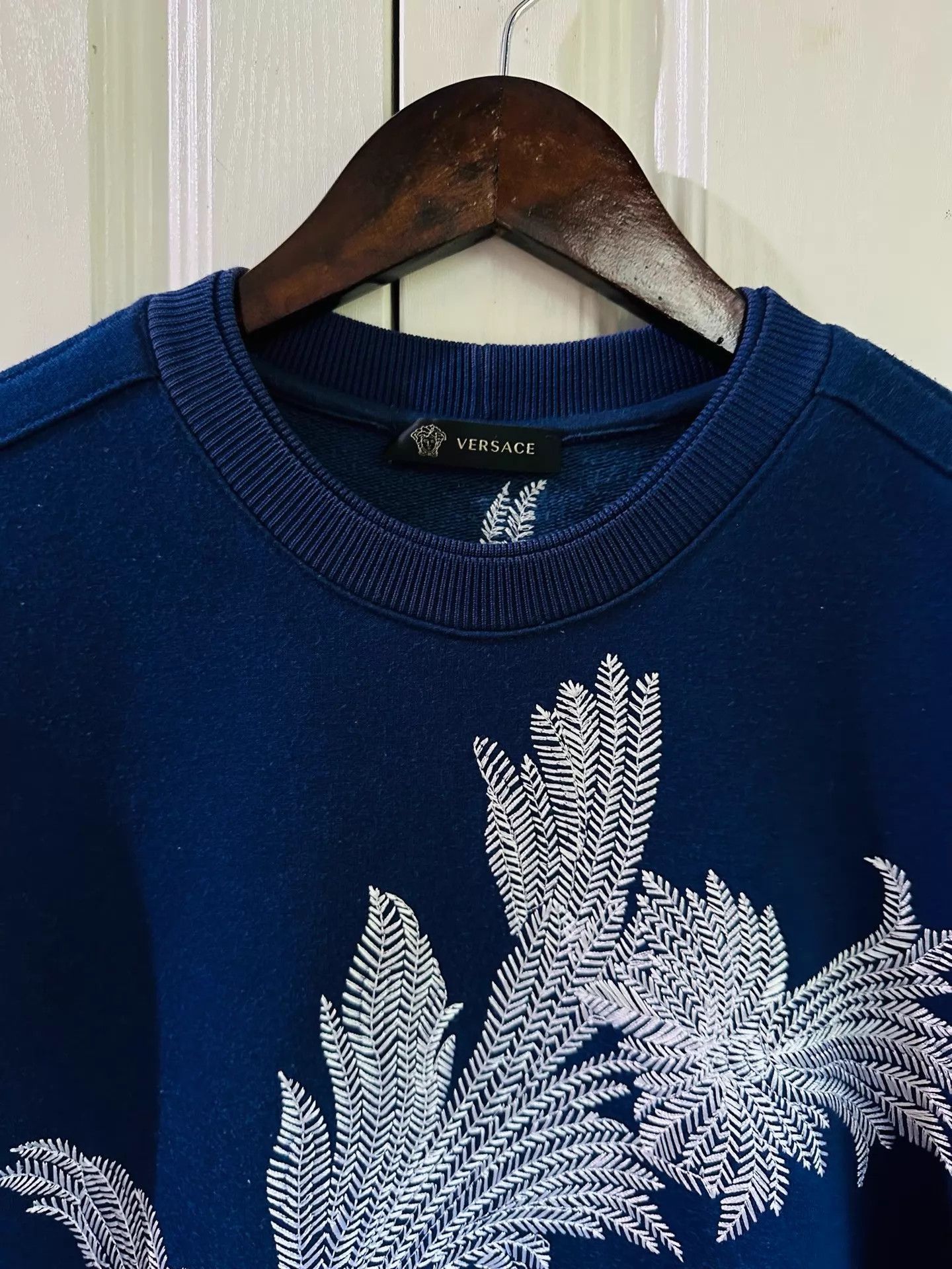 Versace Versace Runway 2-Sided Embroidered Sweatshirt Size S 98New Size US S / EU 44-46 / 1 - 3 Thumbnail
