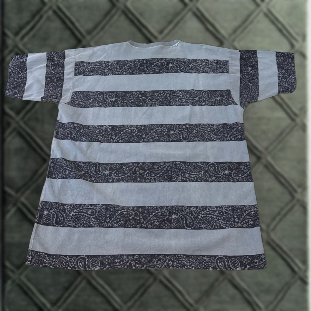 Faded Glory VINTAGE 90s Blue Paisley Stripe T-Shirt Front Pocket Faded Glory XL Men Size US XL / EU 56 / 4 - 1 Thumbnail