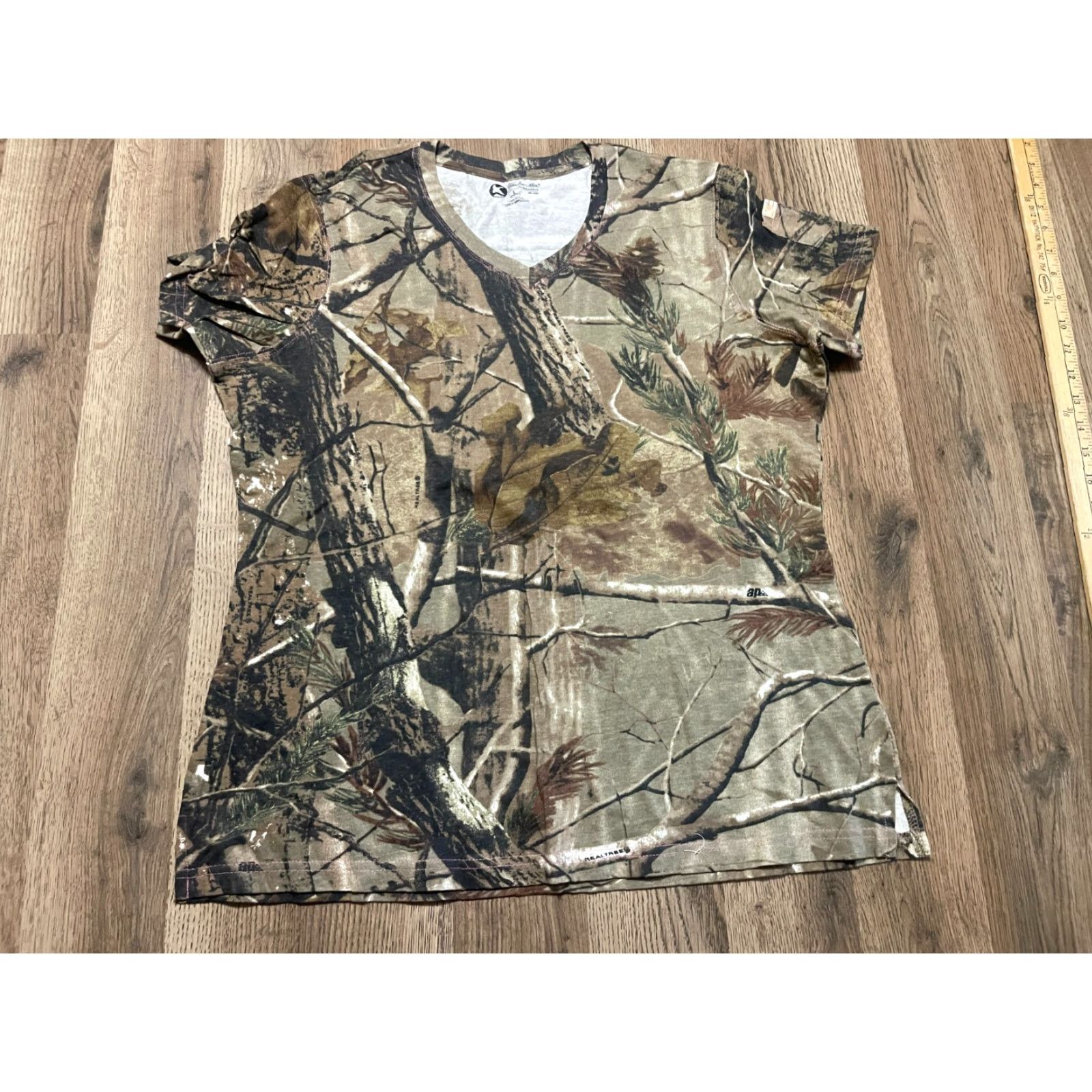 Vintage Gander Mountain Shirt Womens Large Brown Camouflage V-Neck Short Sleeve T-Shirt Modern Casual Size L / US 10 / IT 46 - 2 Thumbnail