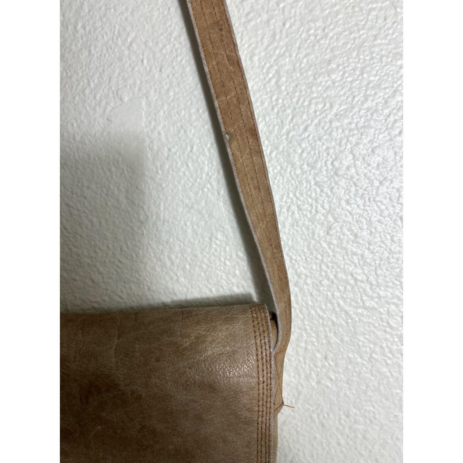 Vintage VINTAGE Unbranded Beige Leather Purse Plaid Lined Shoulder Bag 11x9x2.5 Womens Size ONE SIZE - 7 Thumbnail