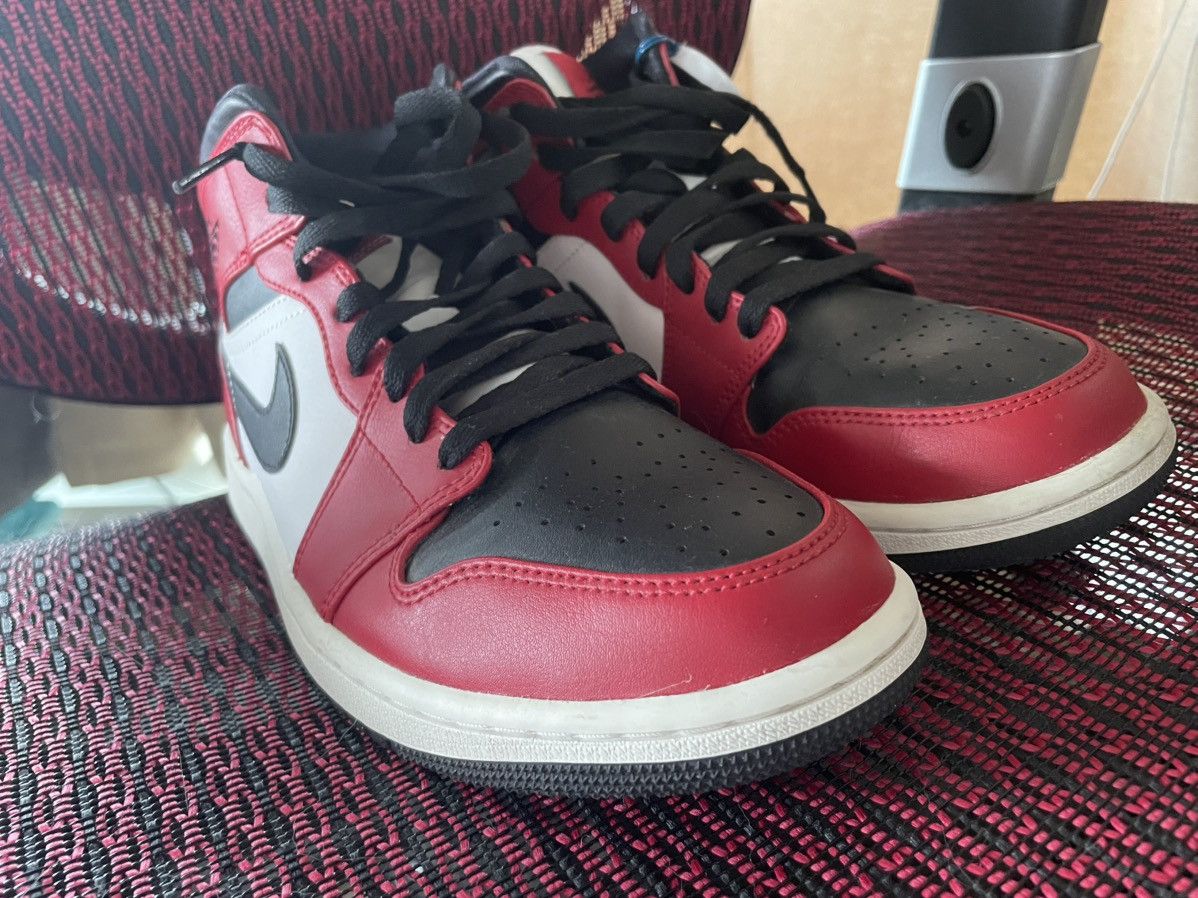 Nike Nike AJ mid 1 chicago toe size 8 Size US 8 / EU 41 - 1 Thumbnail