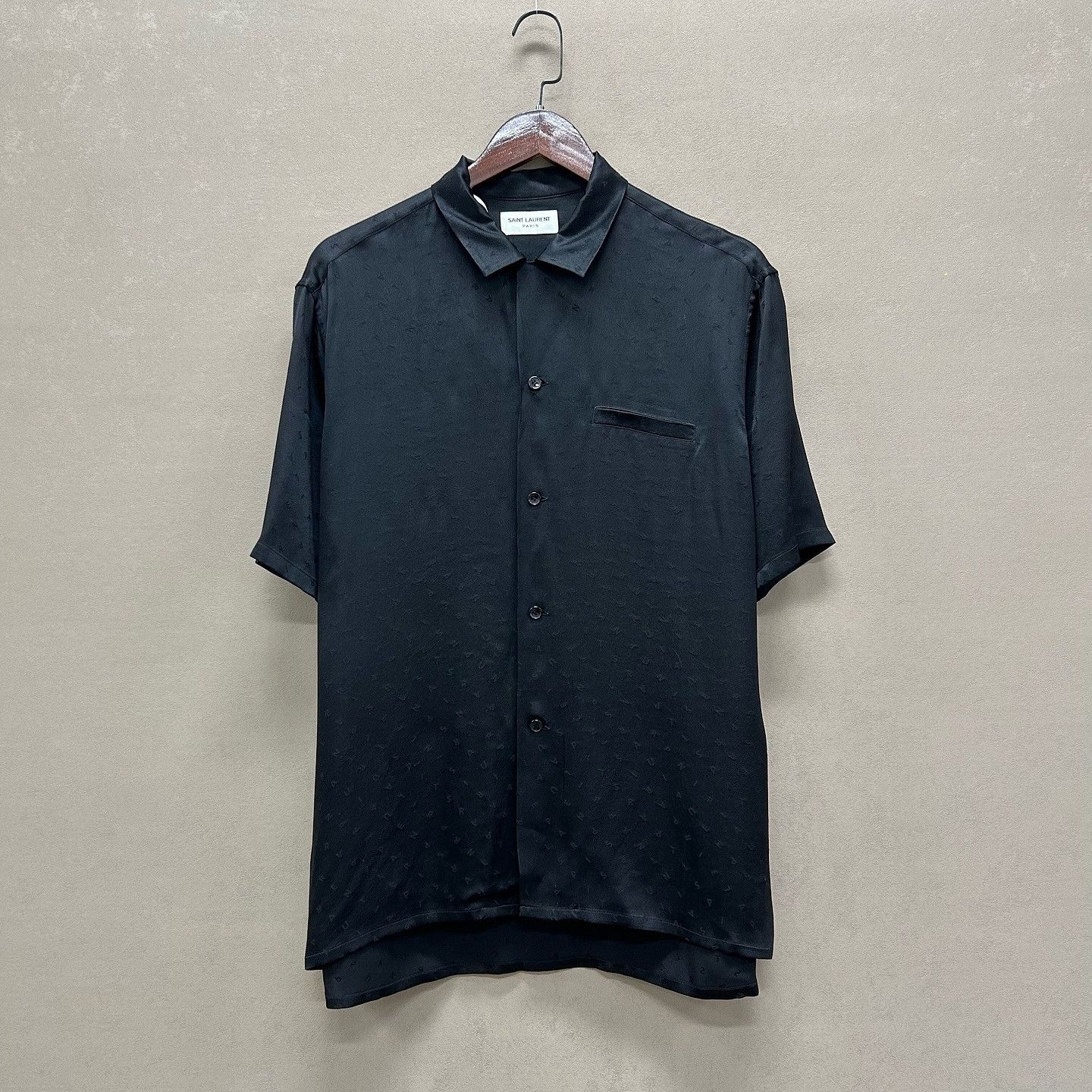 Saint Laurent Paris Saint Laurent Monogram Silk Short Sleeve Shirt Size M Size US XXS / EU 40 - 1 Thumbnail