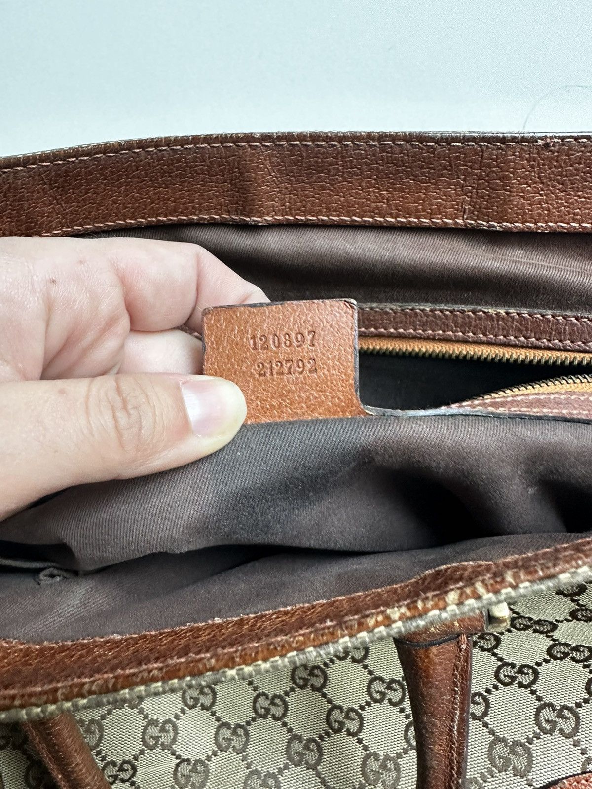 Vintage Vintage Gucci GG Logo Nailhead Tote Canvas Leather Tan Brown Size ONE SIZE - 12 Thumbnail