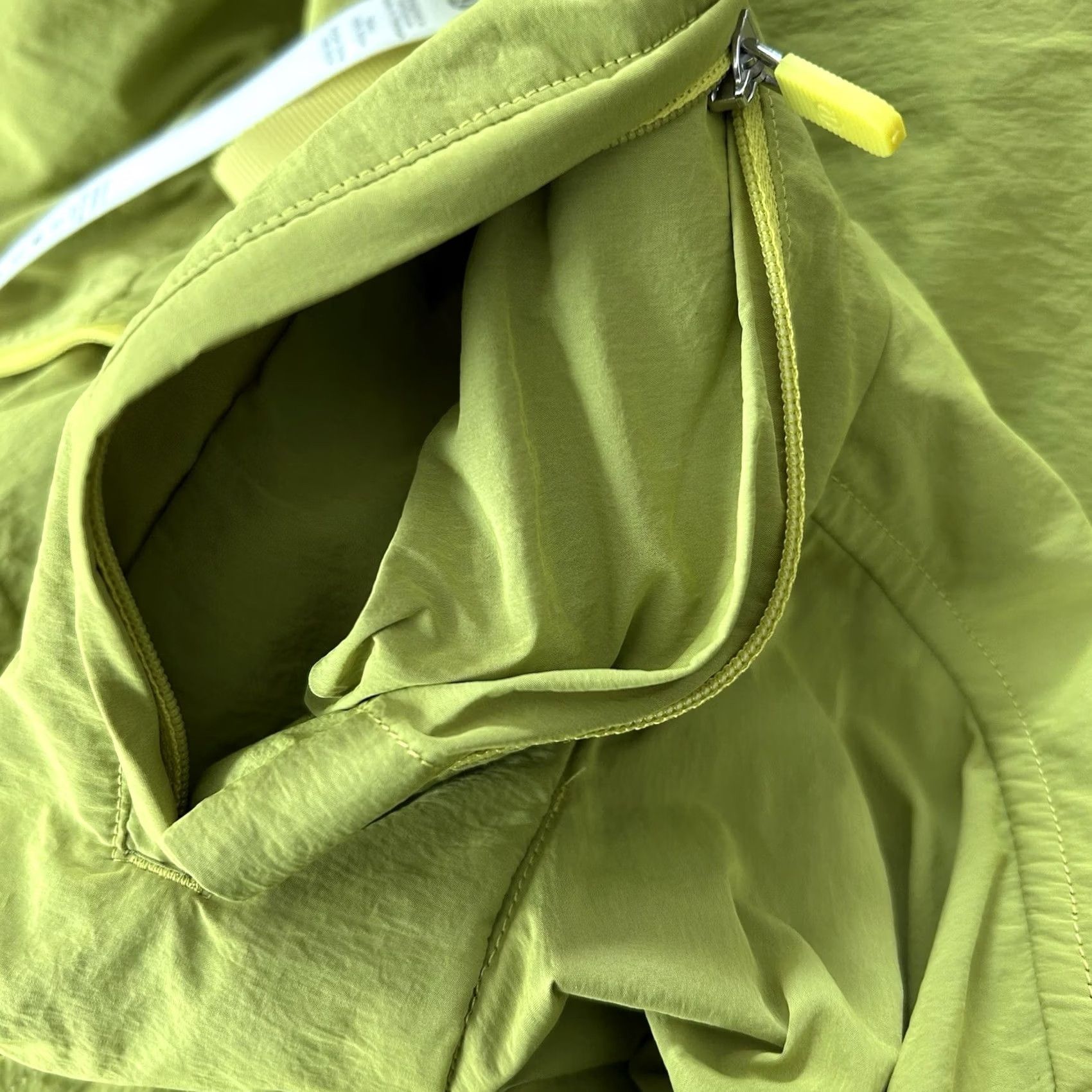 Lululemon Lightweight Hooded Jacket Yellow Serpentine Womens 12 Size XL / US 12-14 / IT 48-50 - 5 Thumbnail