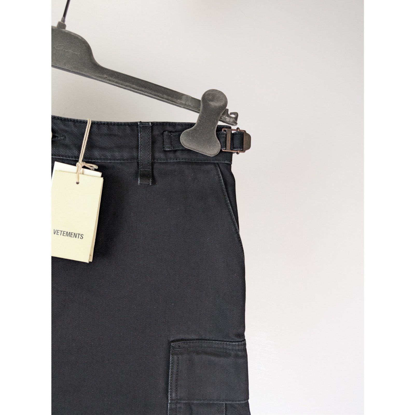Vetements o1rshd1 Cargo Shorts in Black Size US 30 / EU 46 - 5 Thumbnail