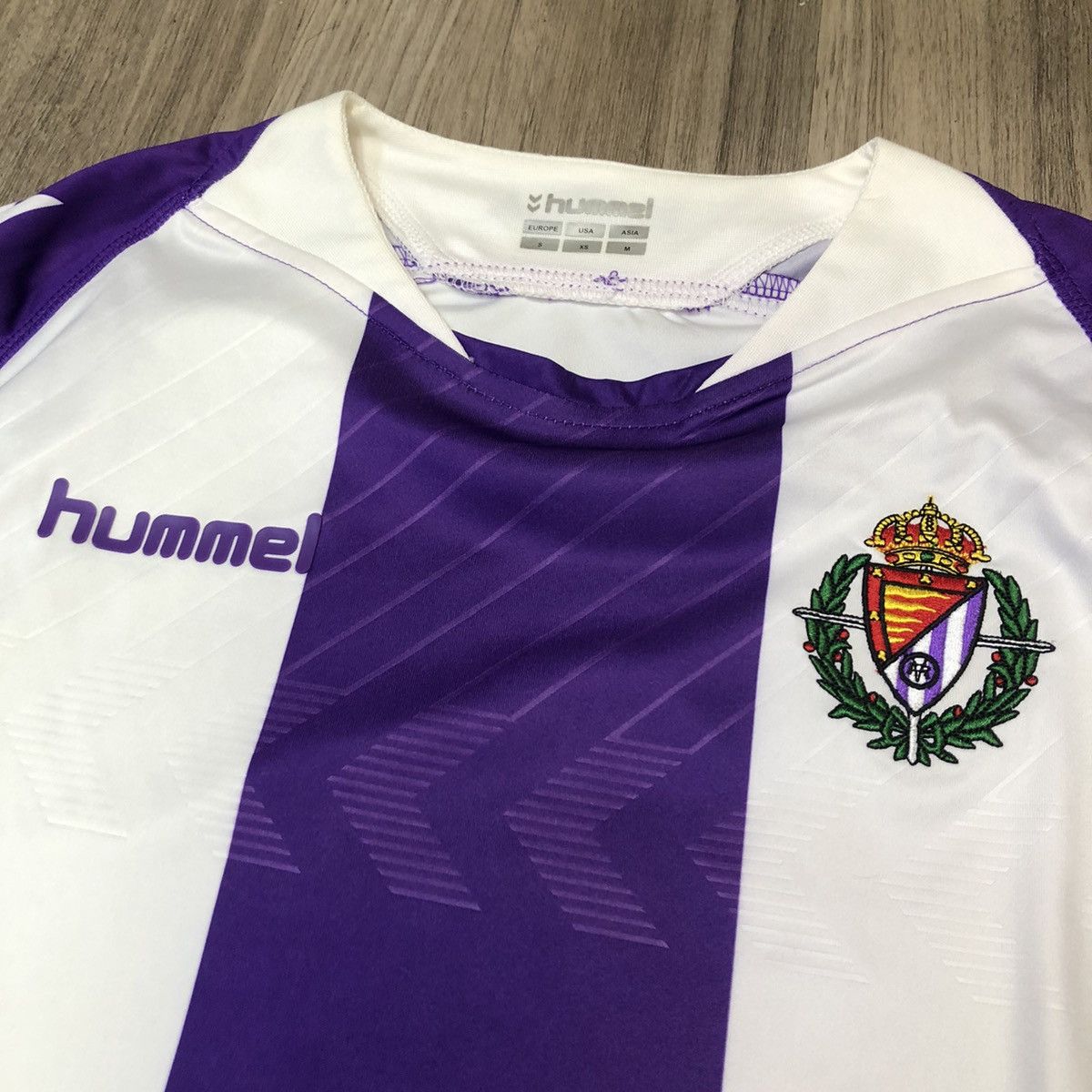 Hummel Real Valladolid 13/14 home shirt Size US S / EU 44-46 / 1 - 3 Thumbnail