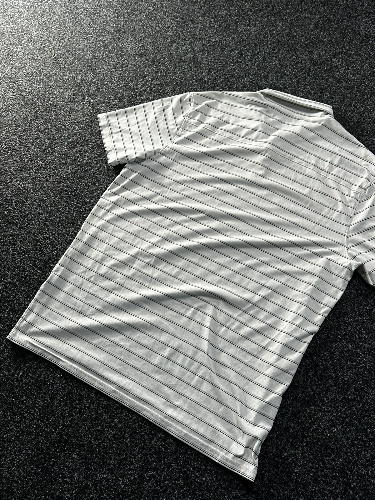 Oakley × Vintage 🚨 VINTAGE OAKLEY LOGO POLO TENNIS WHITE RARE 00s GORPCORE Size US L / EU 52-54 / 3 - 7 Thumbnail