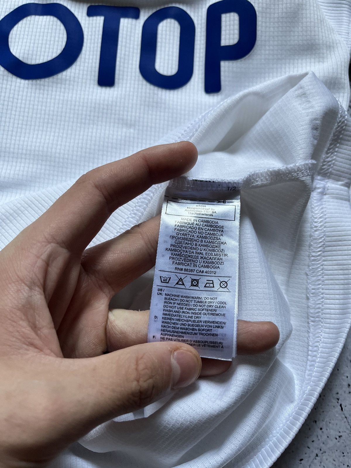 Adidas Vintage Adidas Leeds United Soccer Jersey Y2K White Size XS Size US XS / EU 42 / 0 - 8 Thumbnail