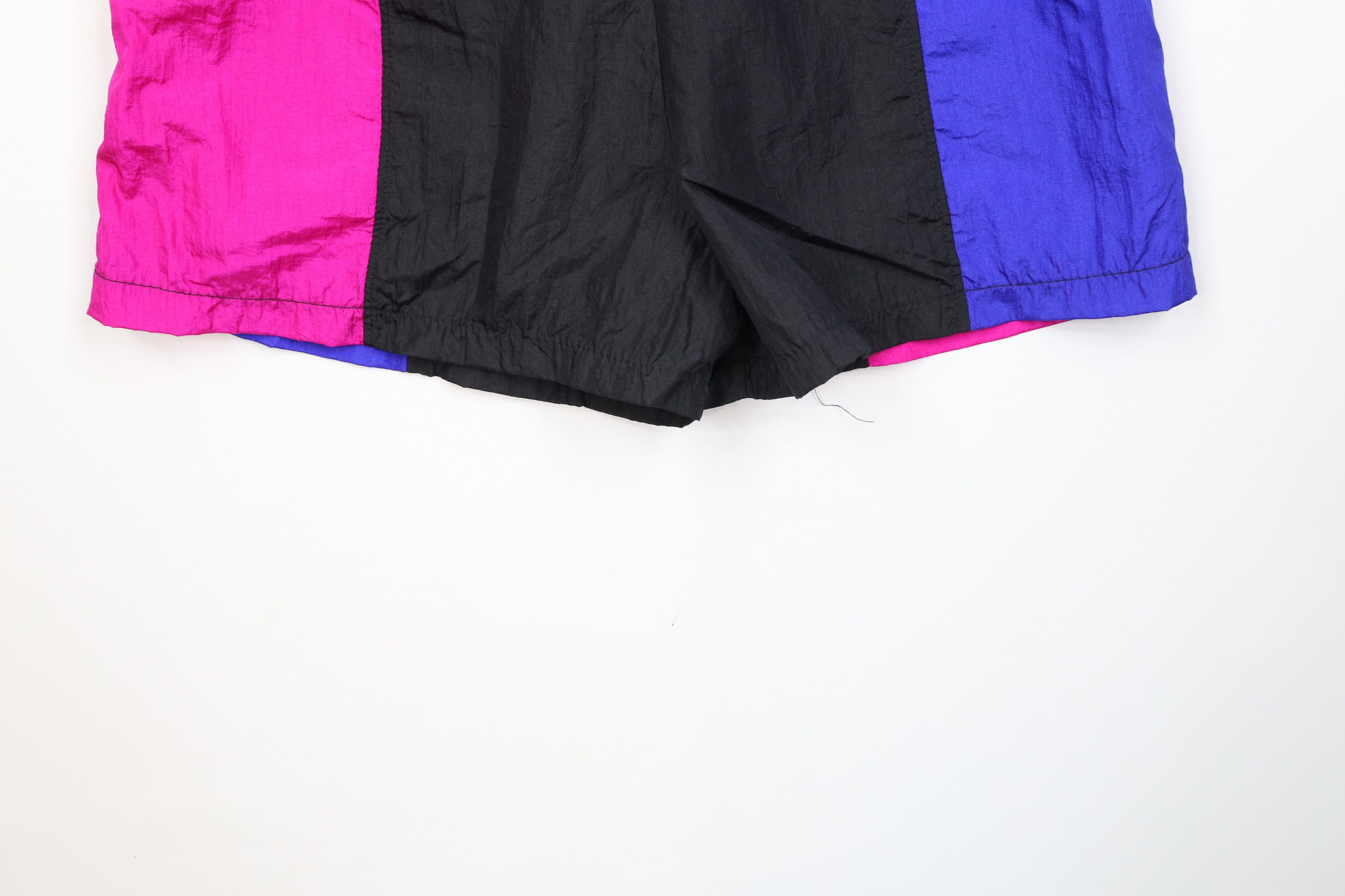 Vintage Vintage 90s Streetwear Block Padded Lined Cycling Shorts USA Size 24" / US 00 / IT 34 - 12 Thumbnail