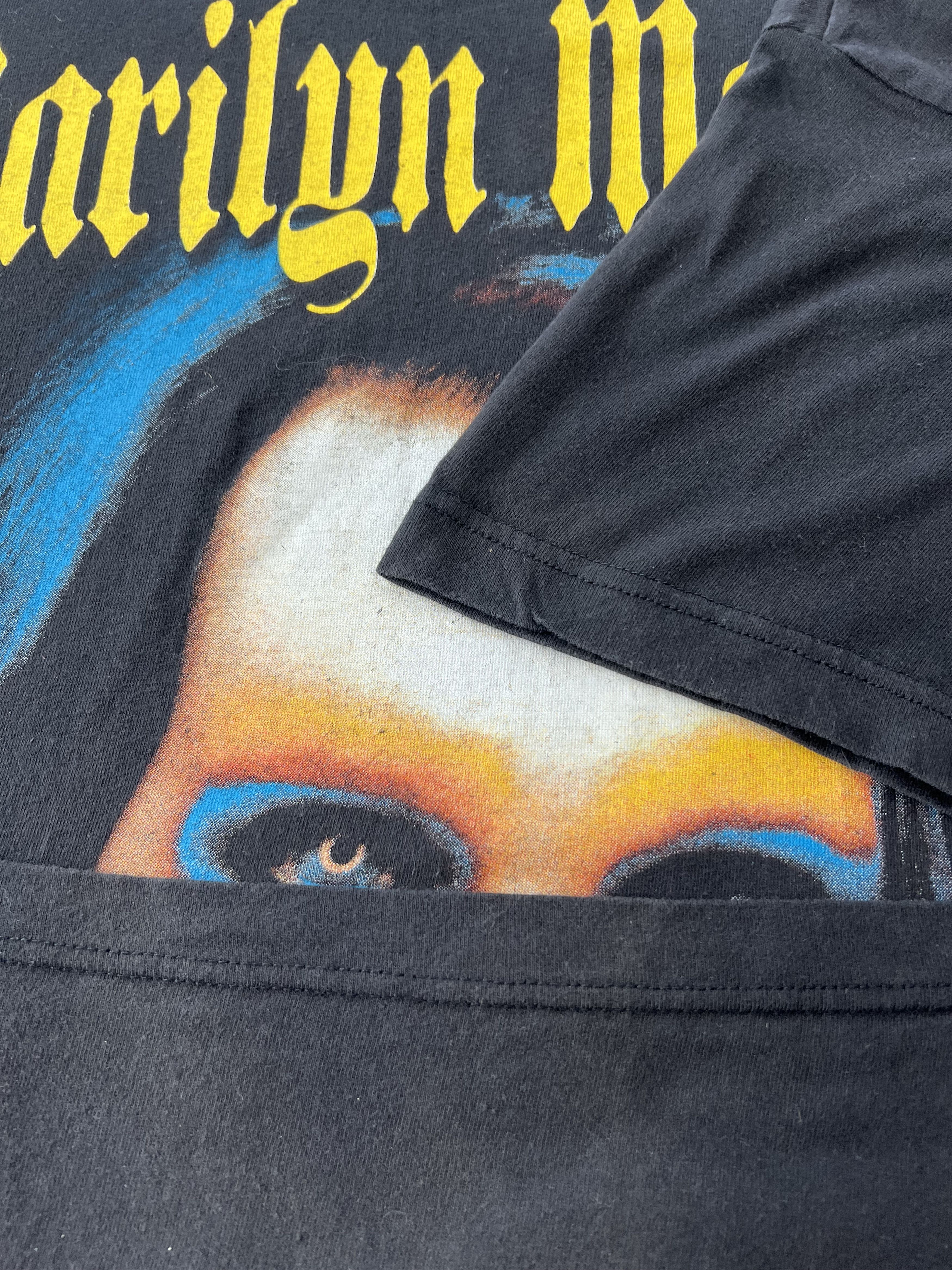 Band Tees Vintage 90s Marilyn Manson Rock Band Black T-shirt Size US L / EU 52-54 / 3 - 7 Thumbnail