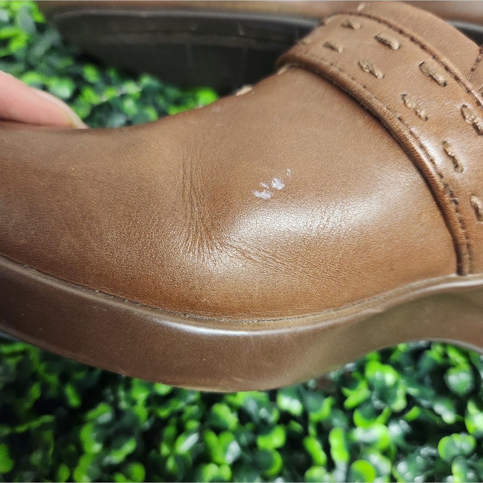 Ariat Ariat‎ Women’s Chestnut Leather slip on clog shoe in size 8B Size US 8 / IT 38 - 9 Thumbnail