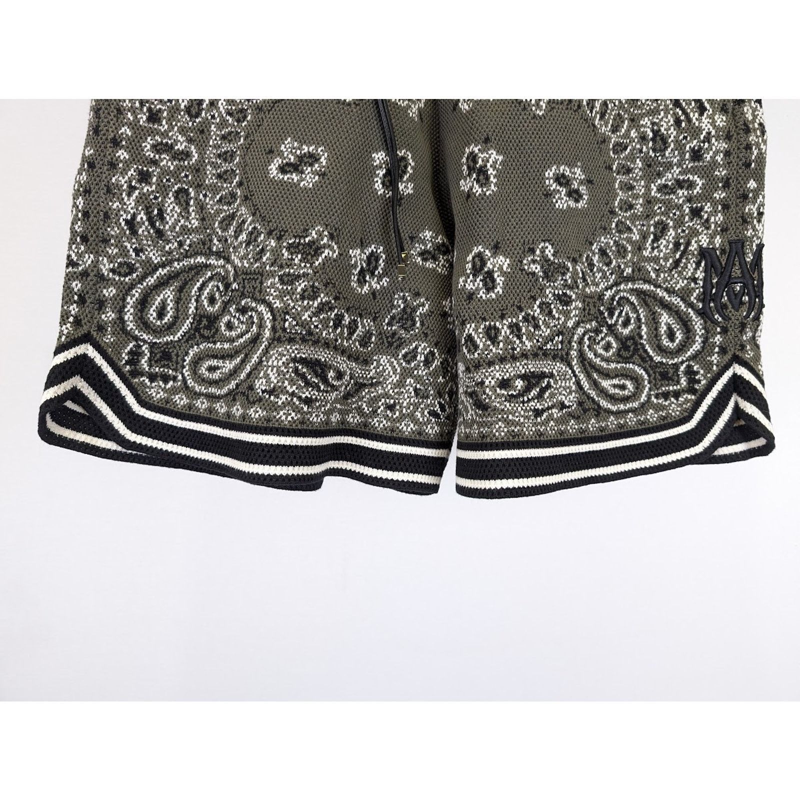 Amiri o1rshd1 Bandana Shorts in Green Size US 32 / EU 48 - 9 Thumbnail