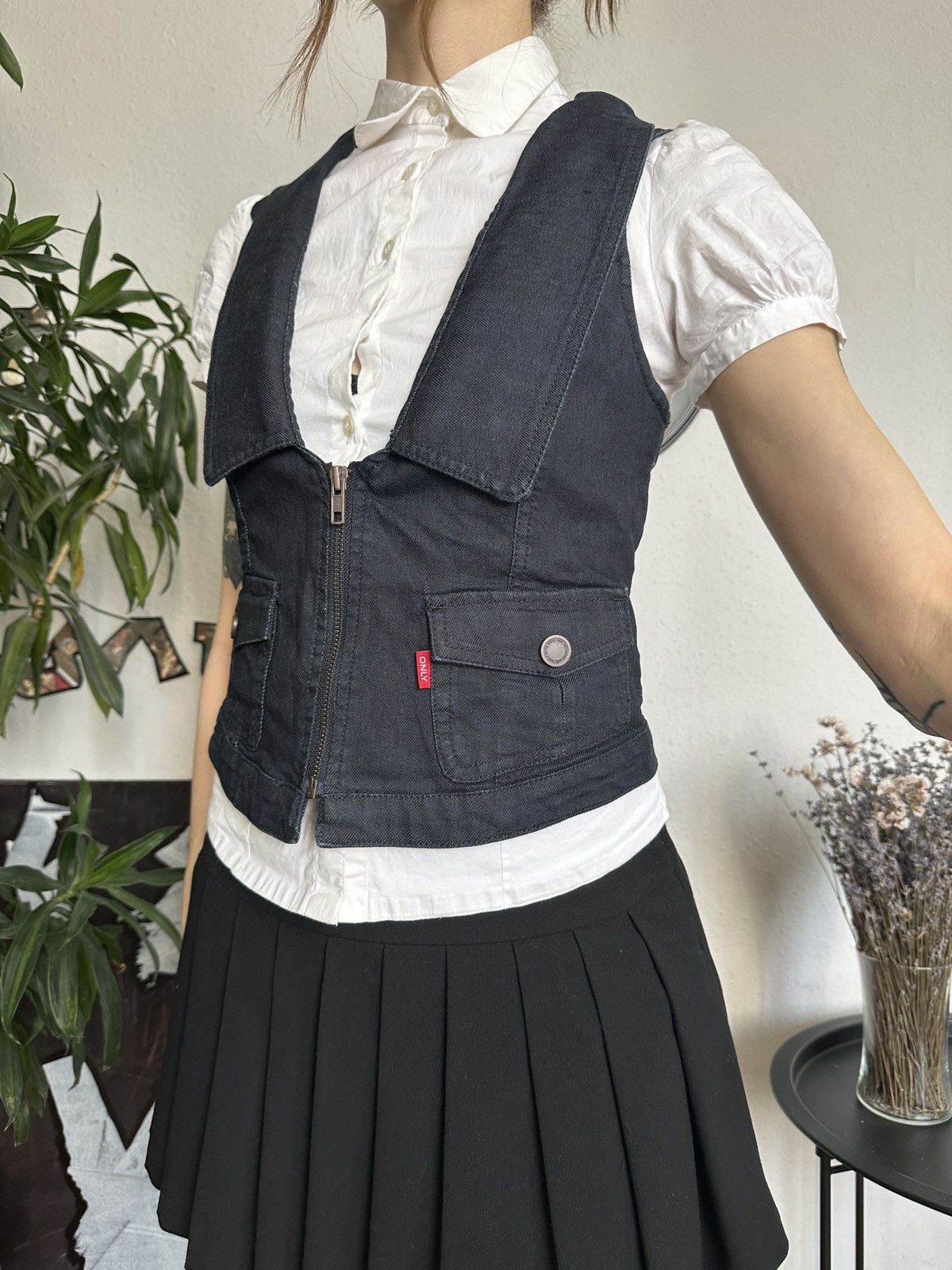 Japanese Brand × Vintage Dark Denim Vintage Deep V-Neck Skinny Sheath Vest Size M / US 6-8 / IT 42-44 - 6 Thumbnail