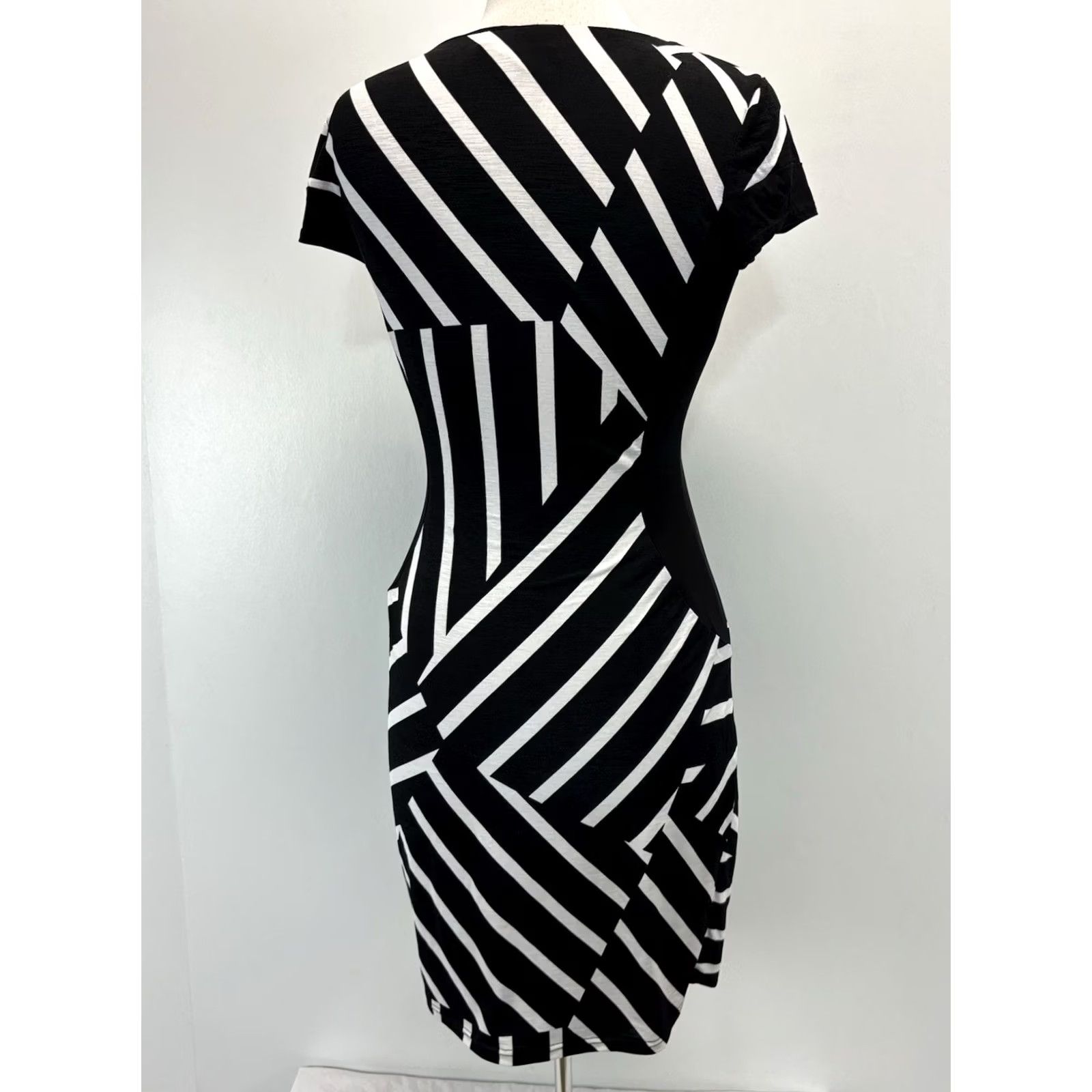 Joseph Ribkoff Joseph Ribkoff Ruched Faux Wrap Dress Womens 8 Sheath Black White Stripe Stretch Shimmer Knee Length V-Neck 3/4 Sleeve Pullover Party Cocktail Size M / US 6-8 / IT 42-44 - 3 Thumbnail