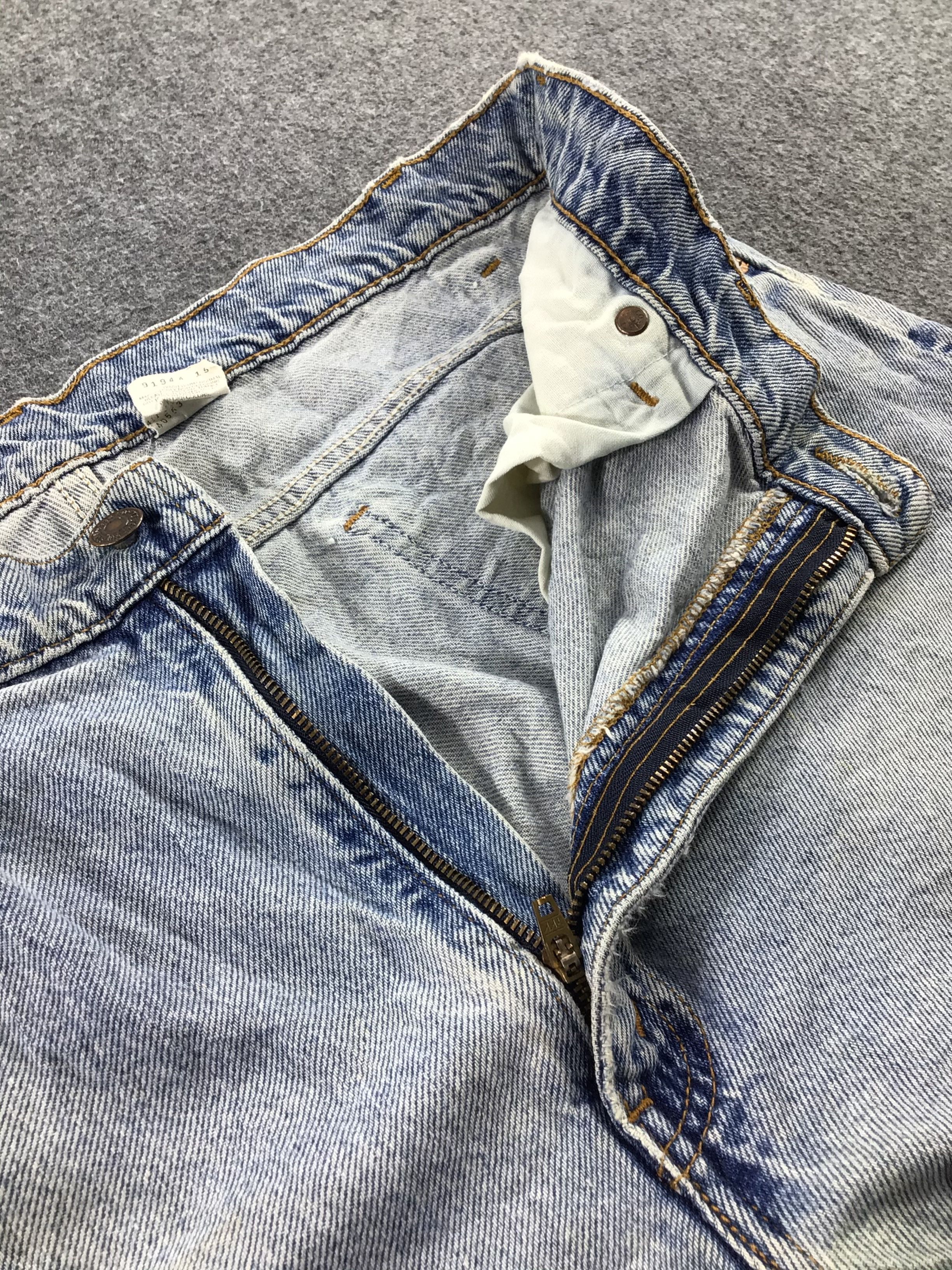 Levi's Vintage Levi's 553 Jeans Relaxed Fit Denim KJ164 Size US 37 - 8 Thumbnail