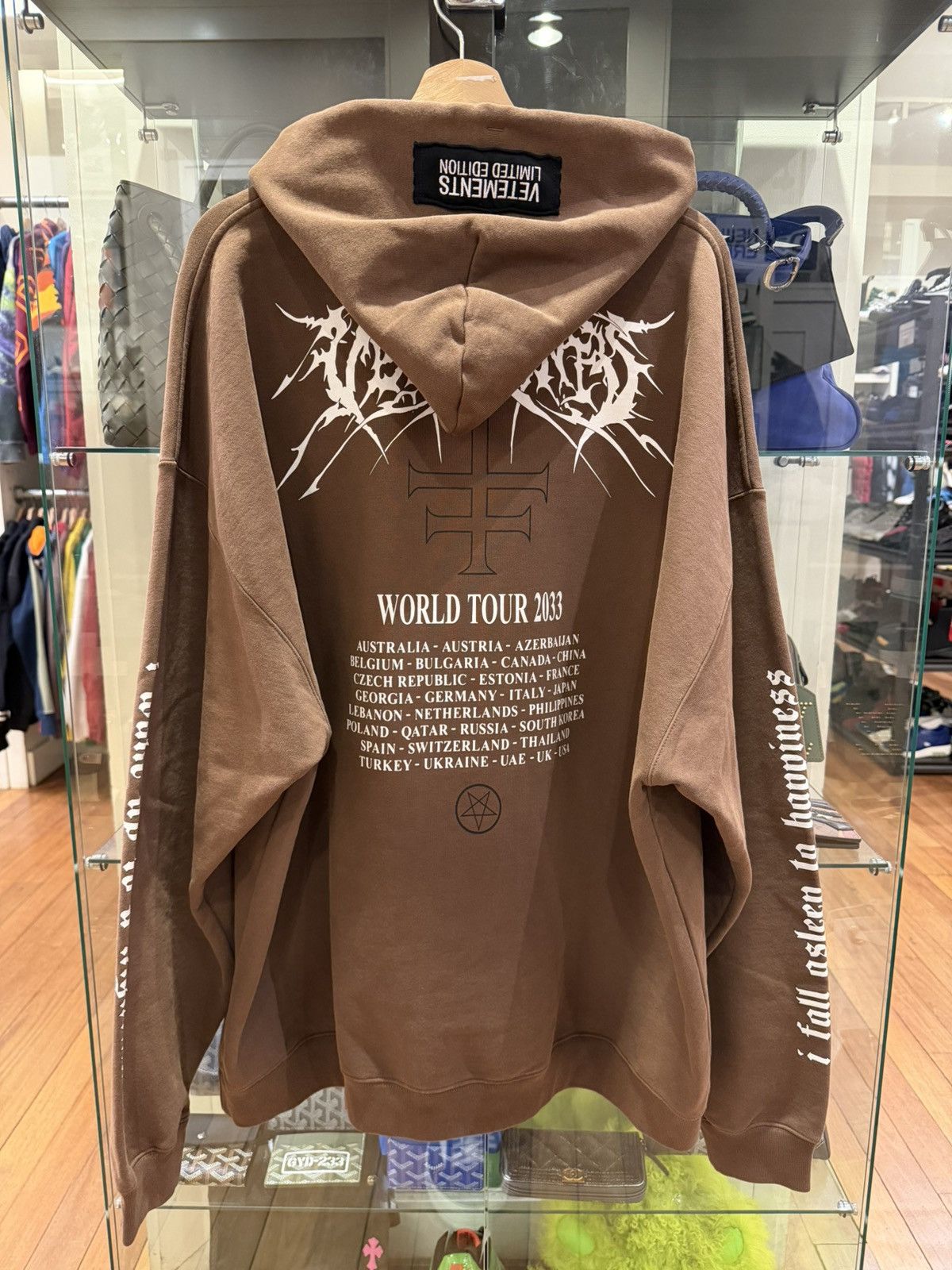 Vetements Vetements Embroidered Hoodie Size US XL / EU 56 / 4 - 2 Thumbnail