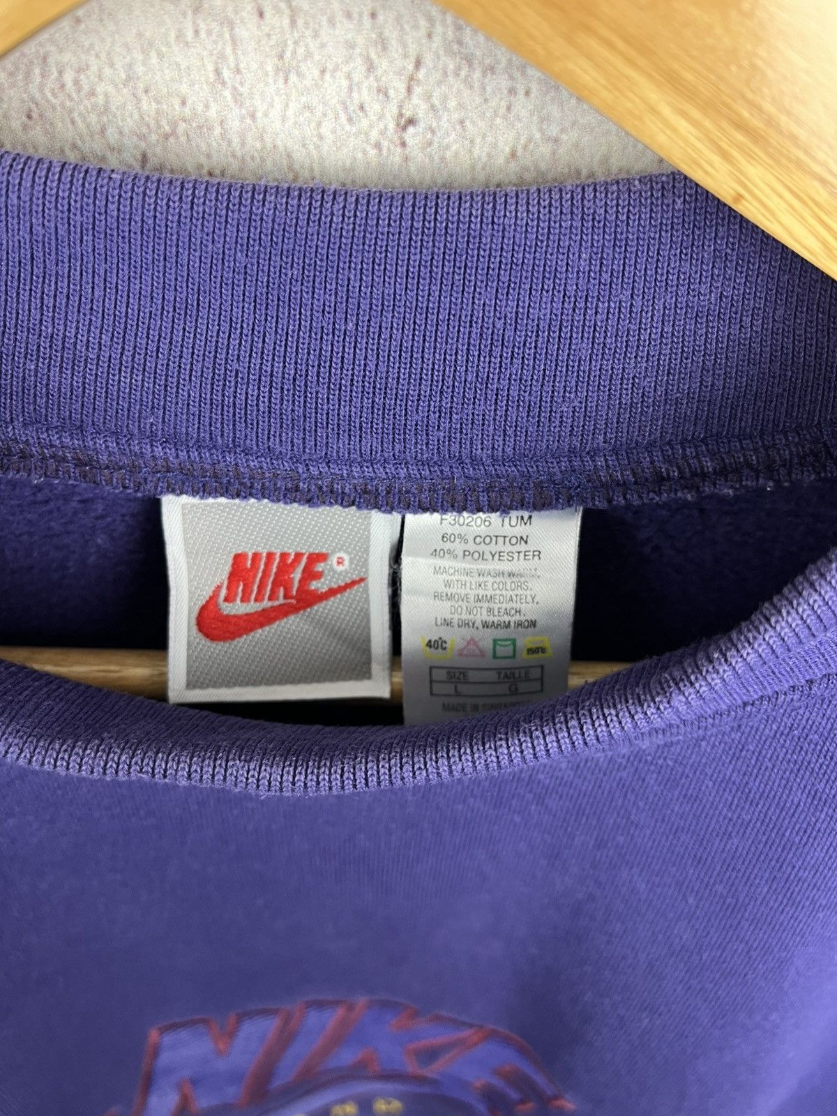 Nike Vintage 90s Nike Big Logo Sweatshirt Rare Retro Hype Y2K Size US L / EU 52-54 / 3 - 7 Thumbnail