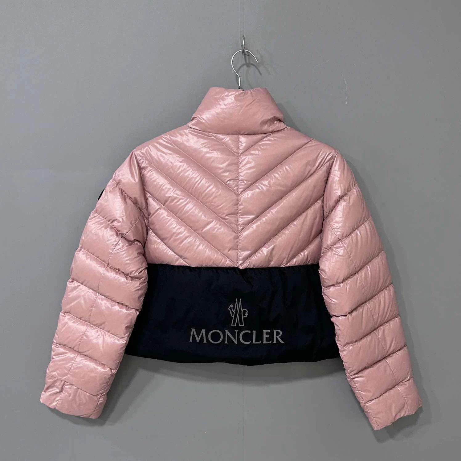 Moncler Moncler nude back logo short down jacket Size S / US 4 / IT 40 - 3 Thumbnail