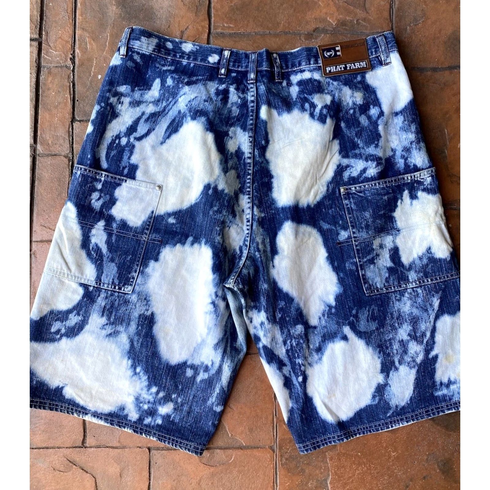 Phat Farm VINTAGE Phat Farm Baggy Long Shorts Size 40 Blue Denim Acid Wash 90s Hip Hop Mens Size US 40 / EU 56 - 3 Thumbnail