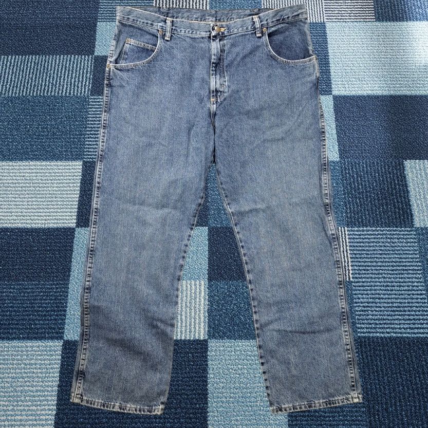 Wrangler Wrangler Mens Classic Fit Jeans Blue Denim 40x30 Straight Workwear Western Wear Casual Style Comfort Pockets Button Zip Logo 40x30 Mens Jeans Size US 40 / EU 56 - 1 Thumbnail