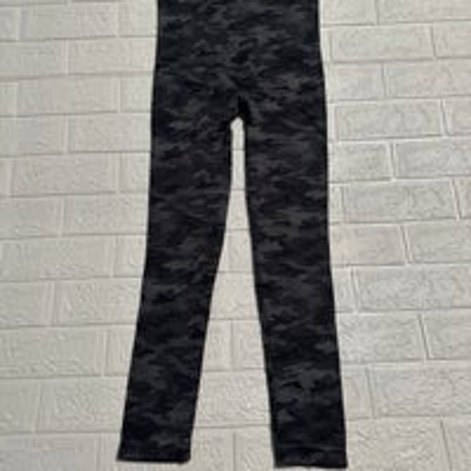 Spanx SPANX Leggings Size 30" / US 8 / IT 44 - 1 Thumbnail