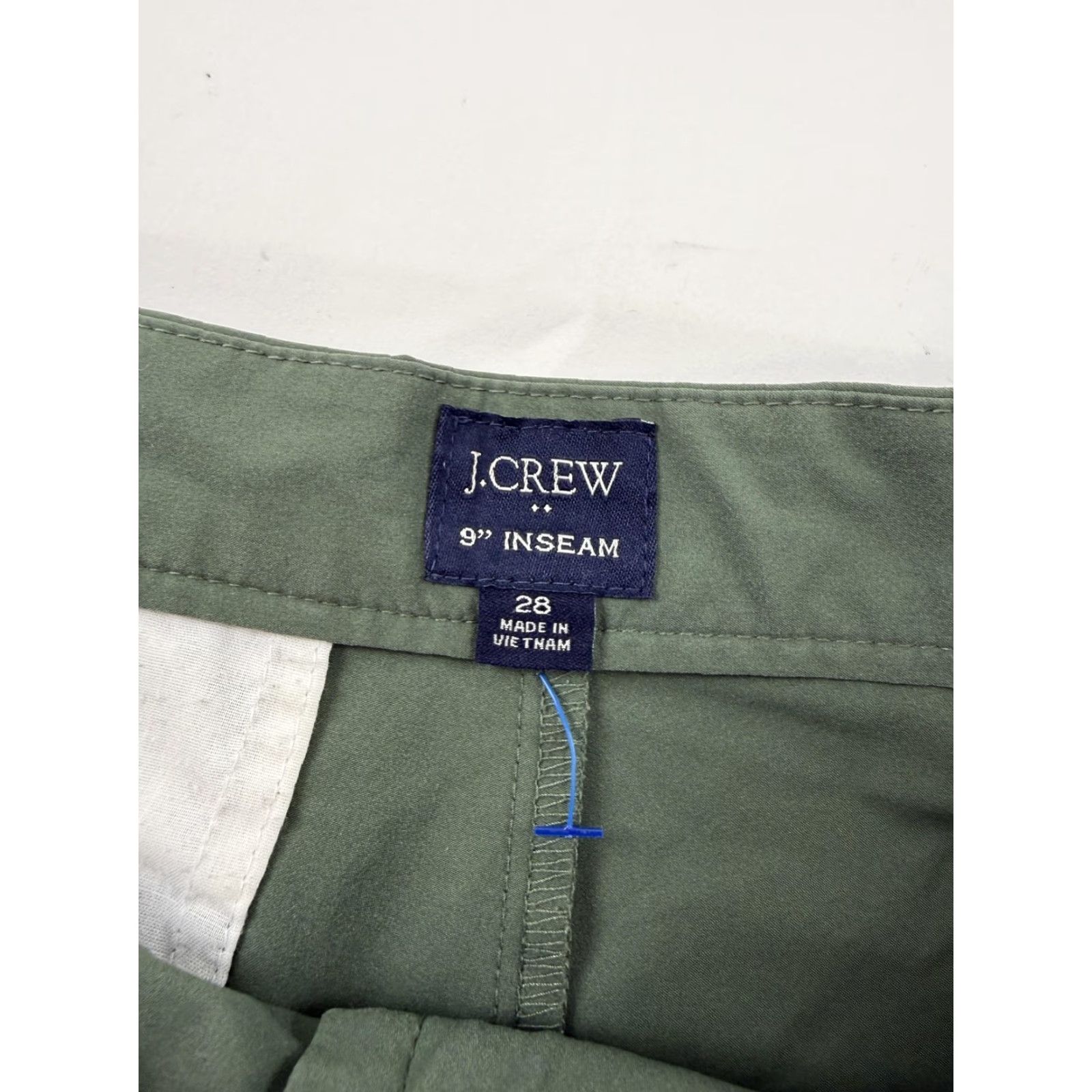 J.Crew J.Crew Shorts Mens 28 Green Polyester Chino Flat Front 9 Inseam Casual Summer Size US 28 / EU 44 - 3 Thumbnail