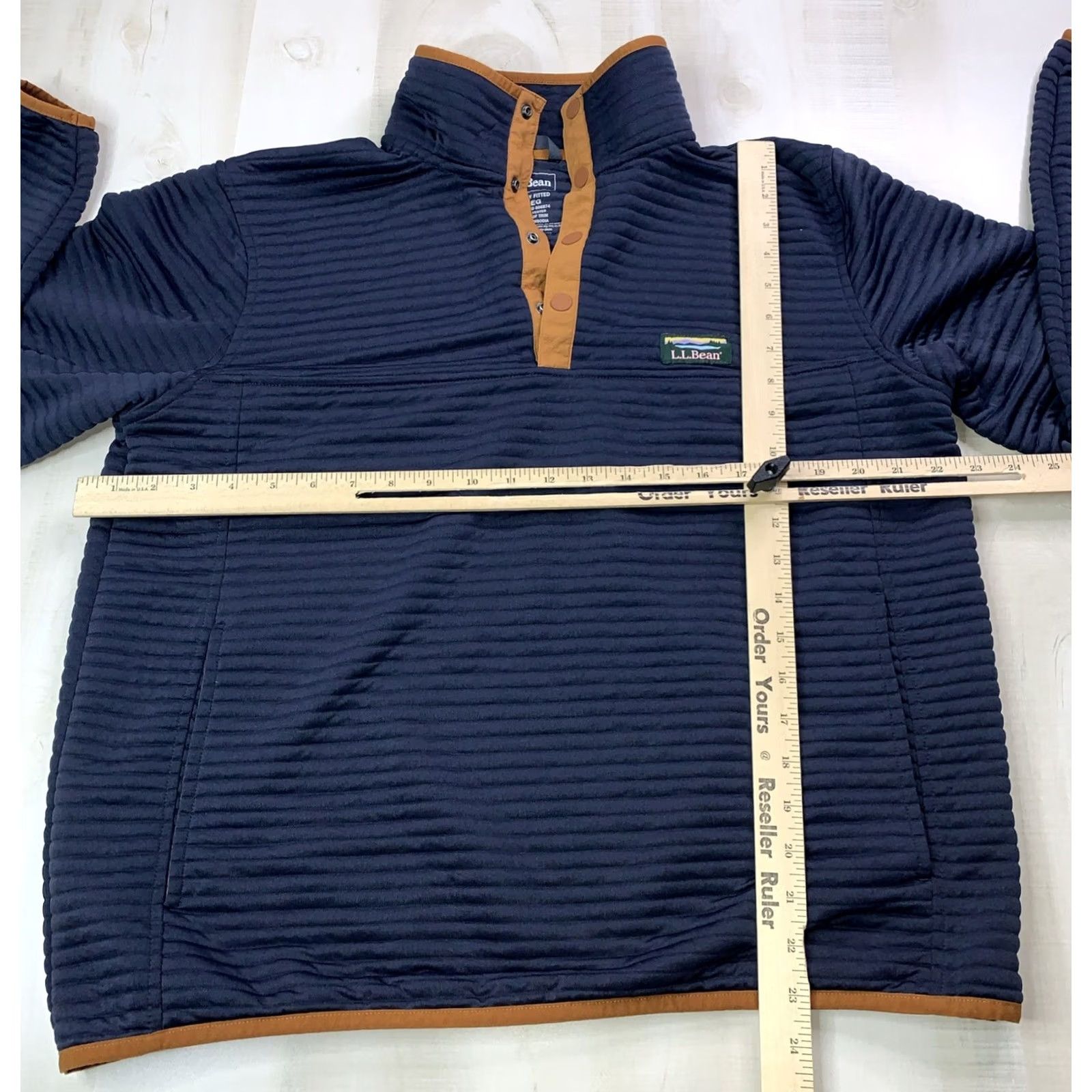 Vintage VINTAGE? No. LL Bean Slightly Fitted “Airlight” Ribbed Quarter Snap Pocket Front Large Sweater Mens L Blue Pullover N/A Size US L / EU 52-54 / 3 - 4 Thumbnail